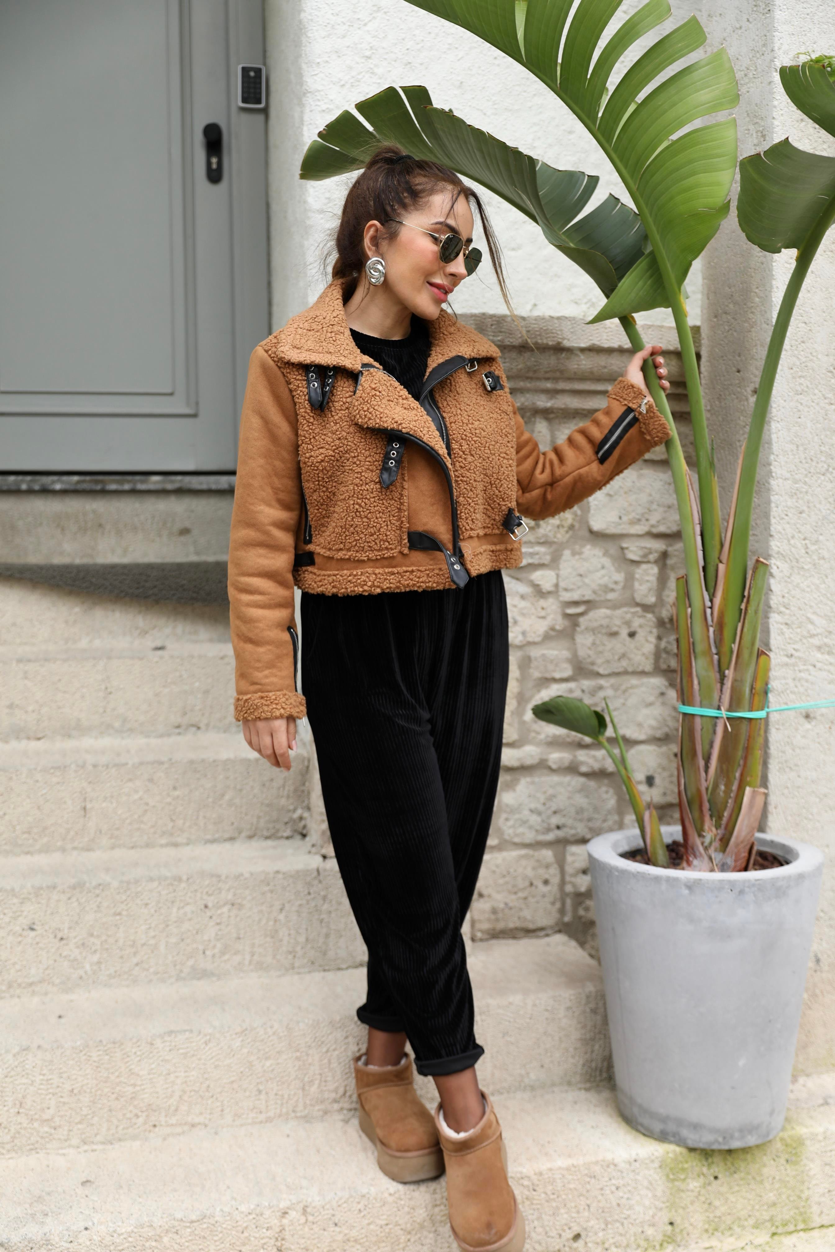 Taba Peluş Detaylı Mont