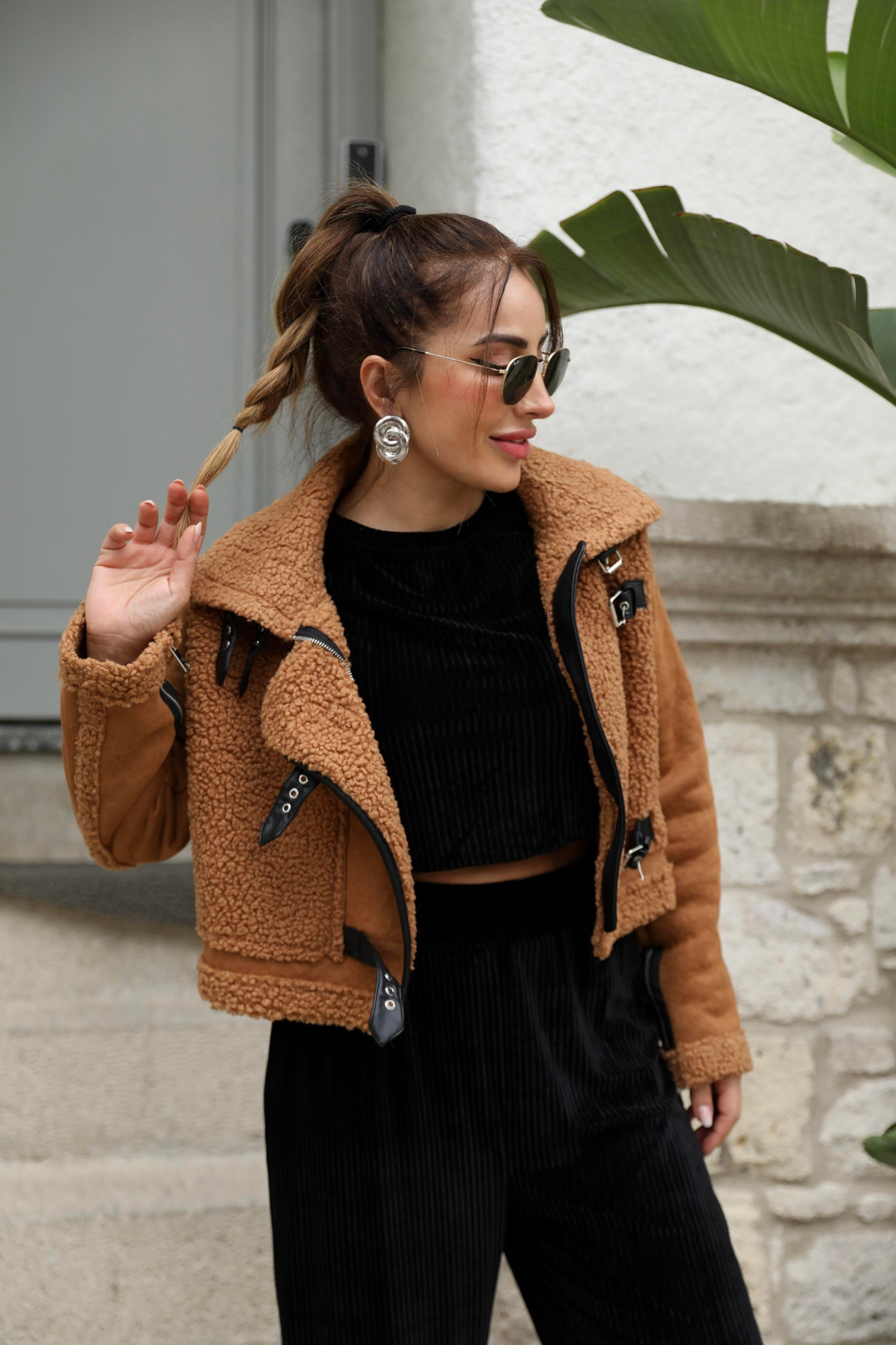 Taba Peluş Detaylı Mont