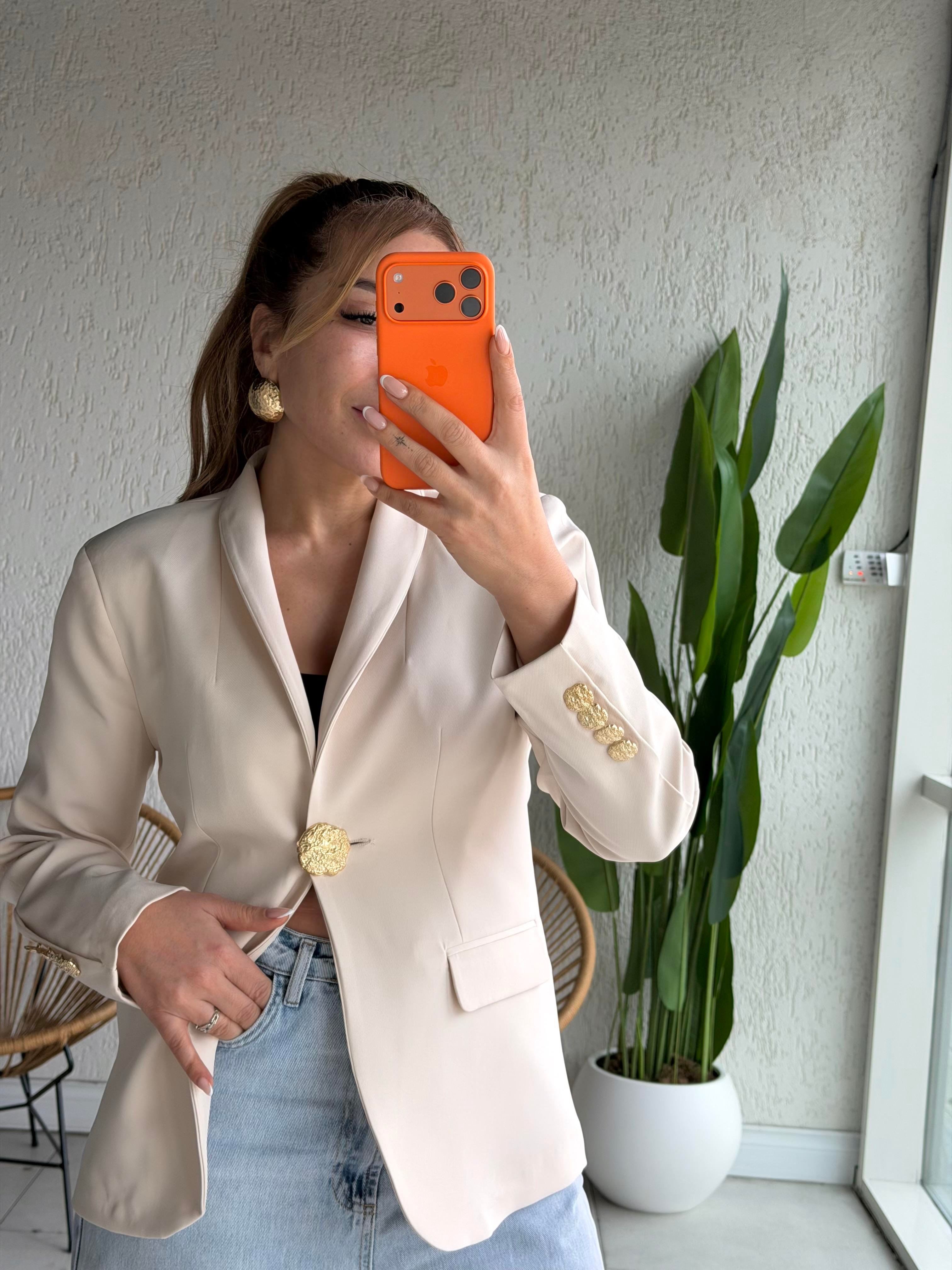Taş Gold Düğme Detaylı Blazer Ceket