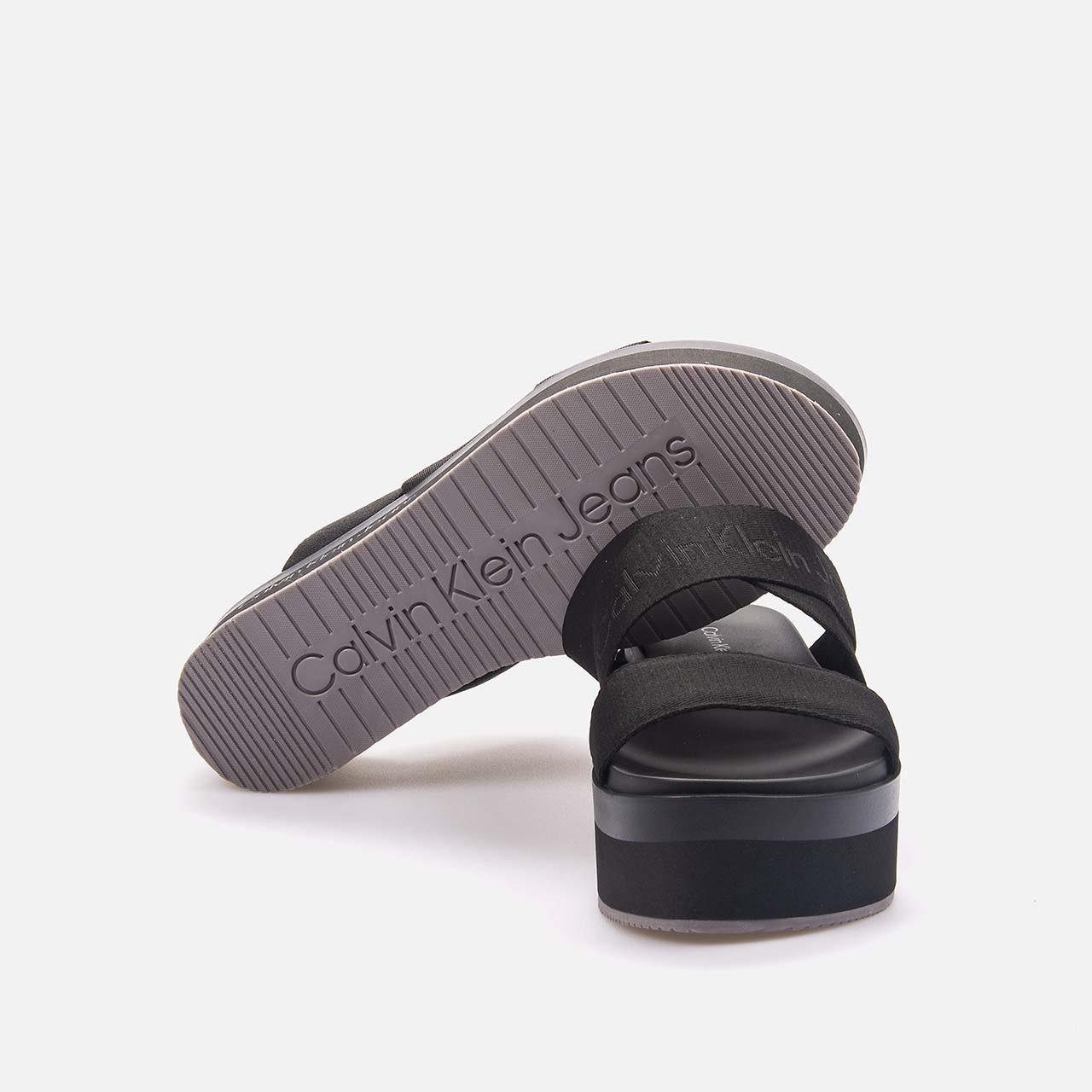 Calvin KleinCalvin Klein  Dolgu Topuklu Kadın Terlik