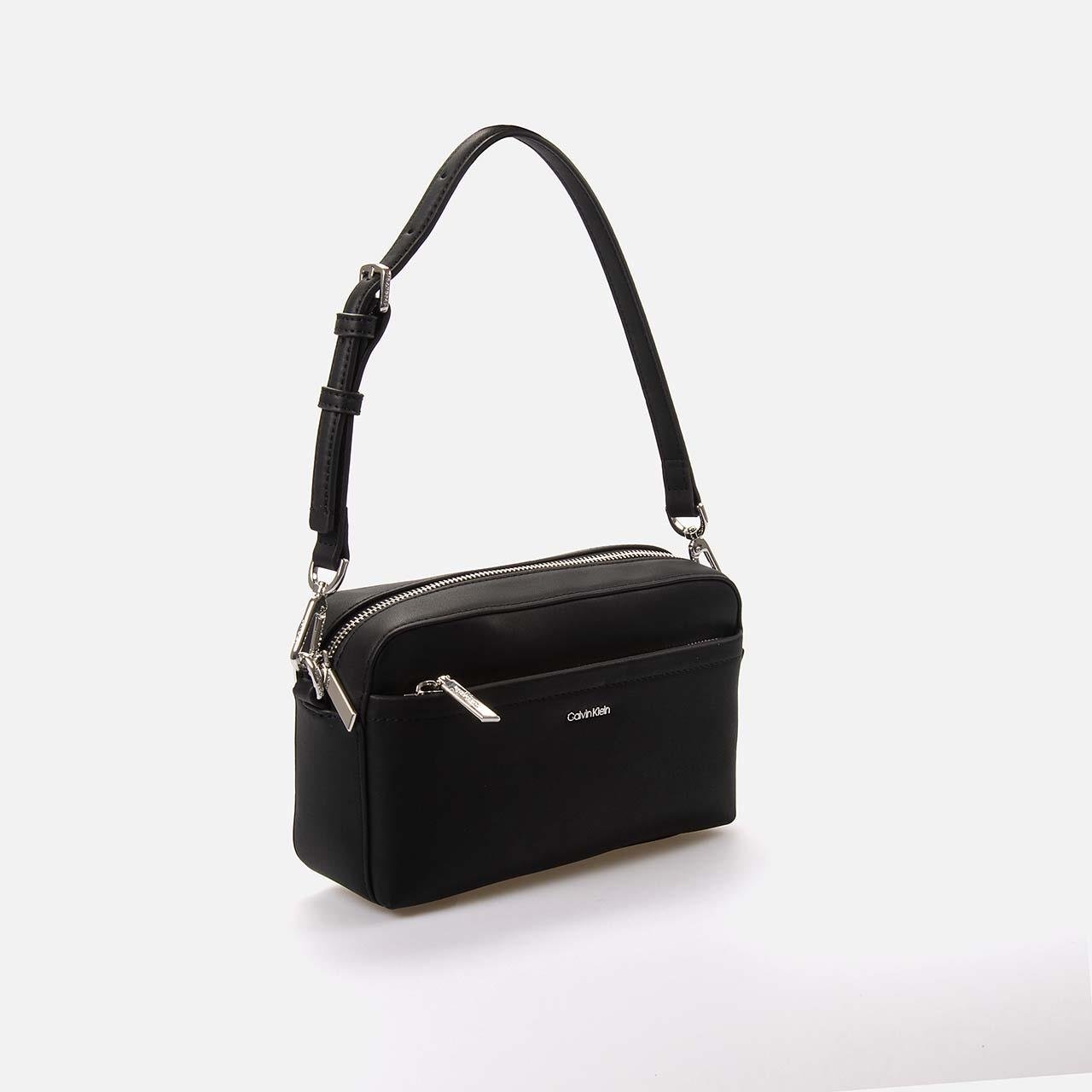 Omuz ÇantasıCalvin KleinCalvin Klein   Kadın Çanta K60K612280