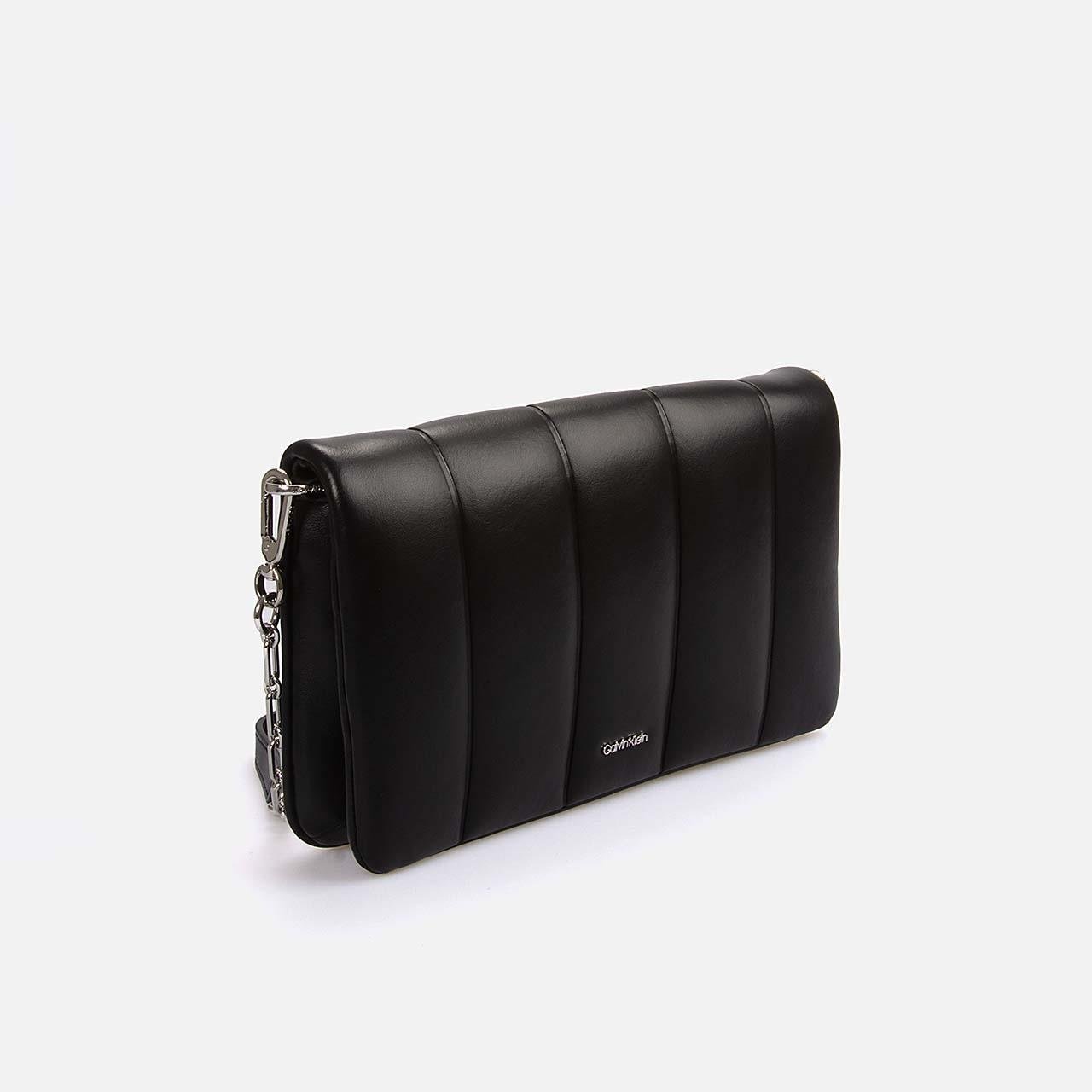 Omuz ÇantasıCalvin KleinCalvin Klein   Kadın Omuz Çantası K60K612787