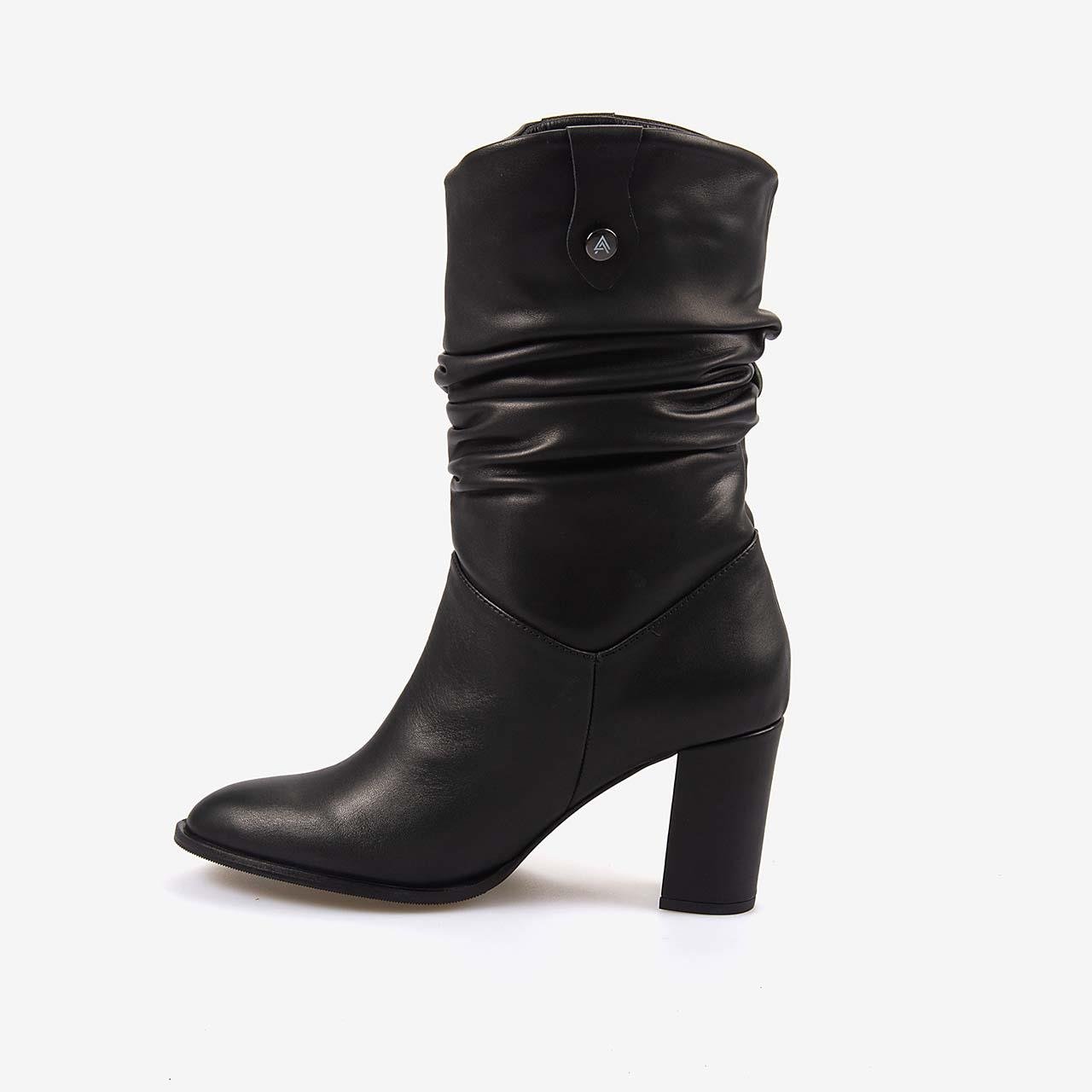 Günlük ÇizmeKemal TancaKemal Tanca  Hakiki Deri Siyah Kadın Topuklu Çizme 25-100670K-1