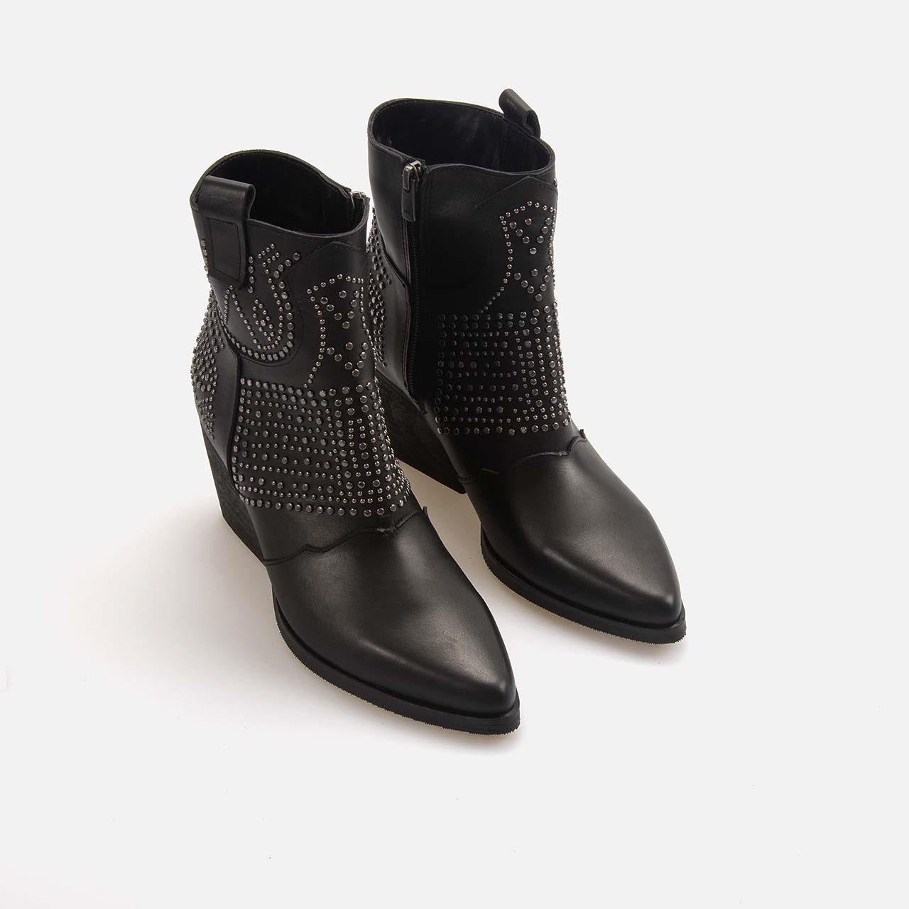 Western BotKemal TancaKemal Tanca   Kadın Bot 6012