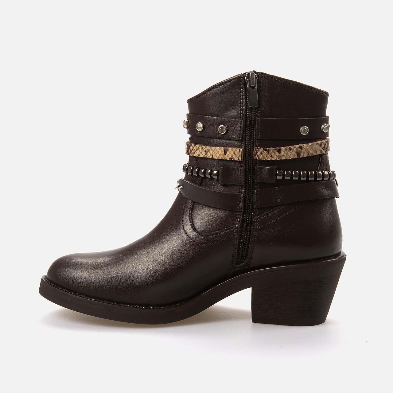 Günlük BotKemal TancaKemal Tanca  Kürklü Kadın Bot 1057B