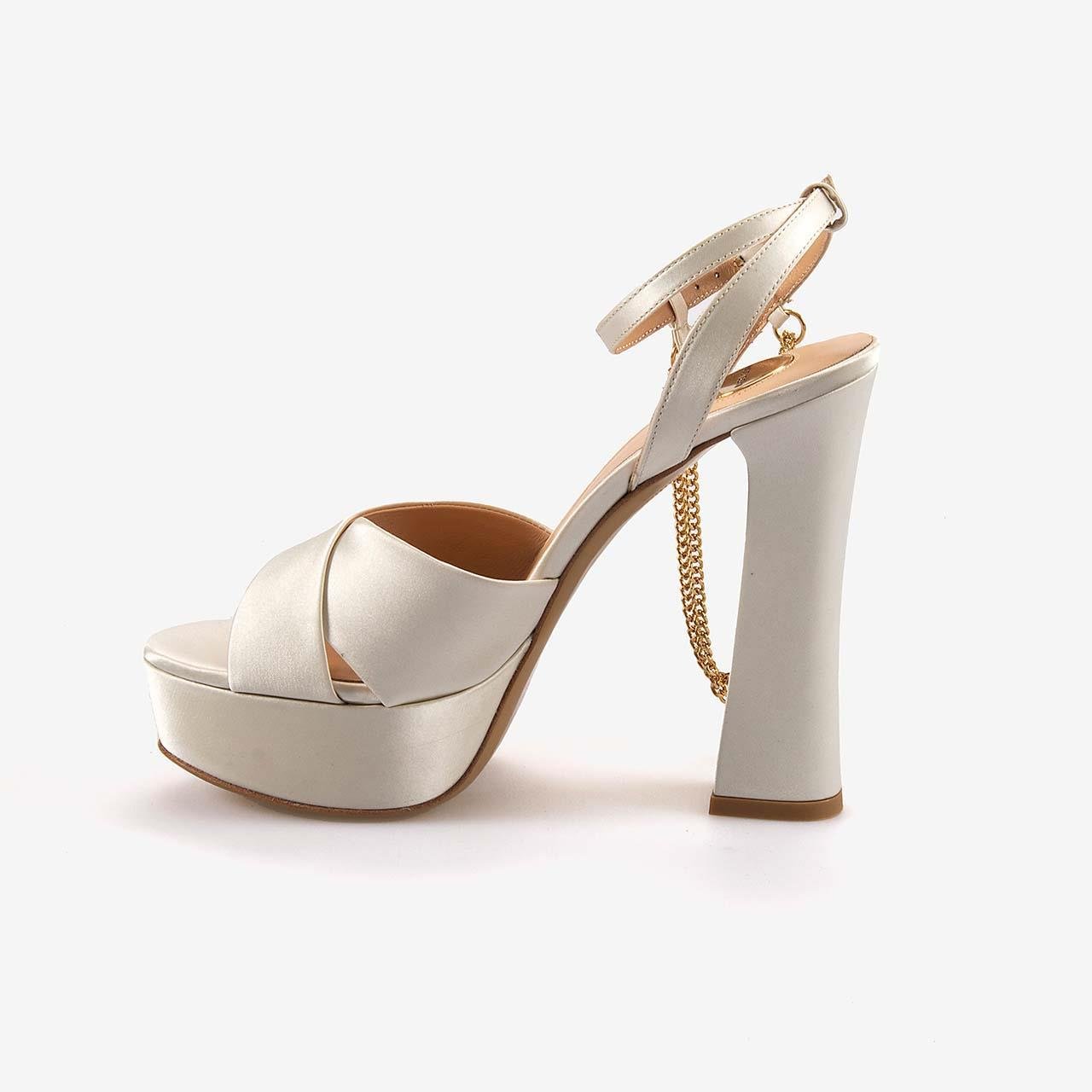 Gece&AbiyeMocassiniMocassini Kadın Saten Uzun Topuklu Gece & Abiye Ayakkabı 656494