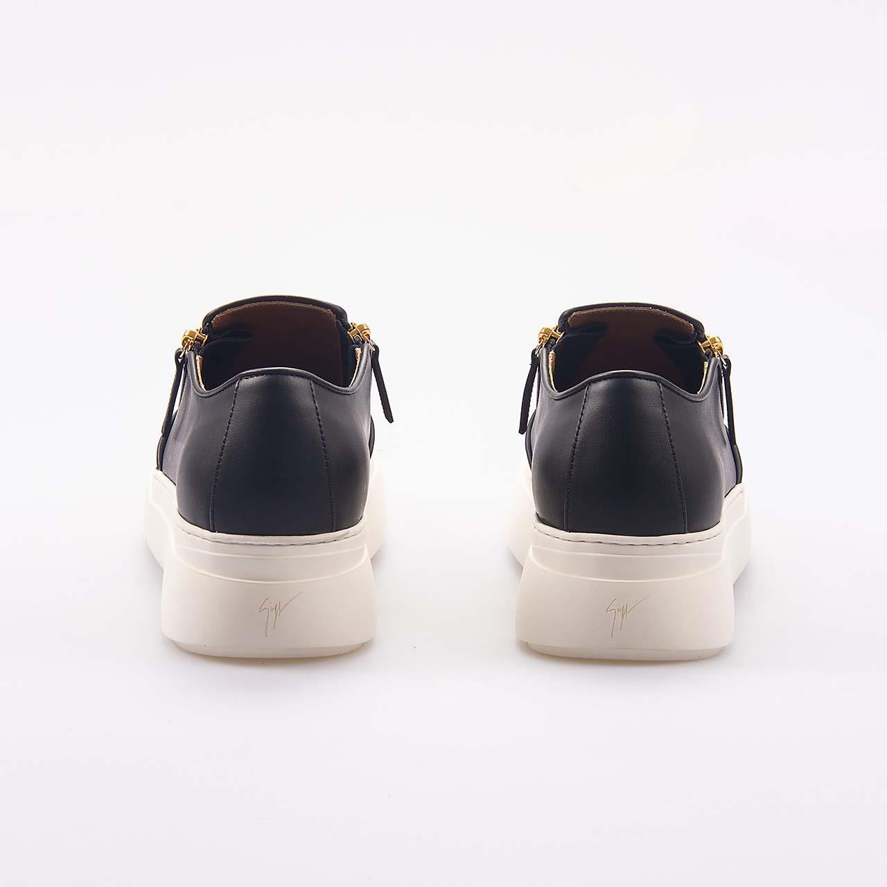 Giuseppe Zanotti   Erkek EU40010