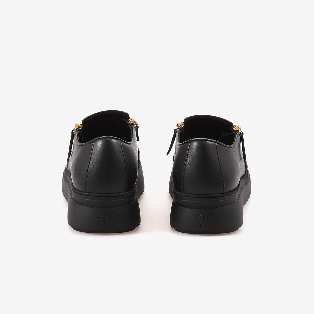 Giuseppe Zanotti   Erkek EU40010