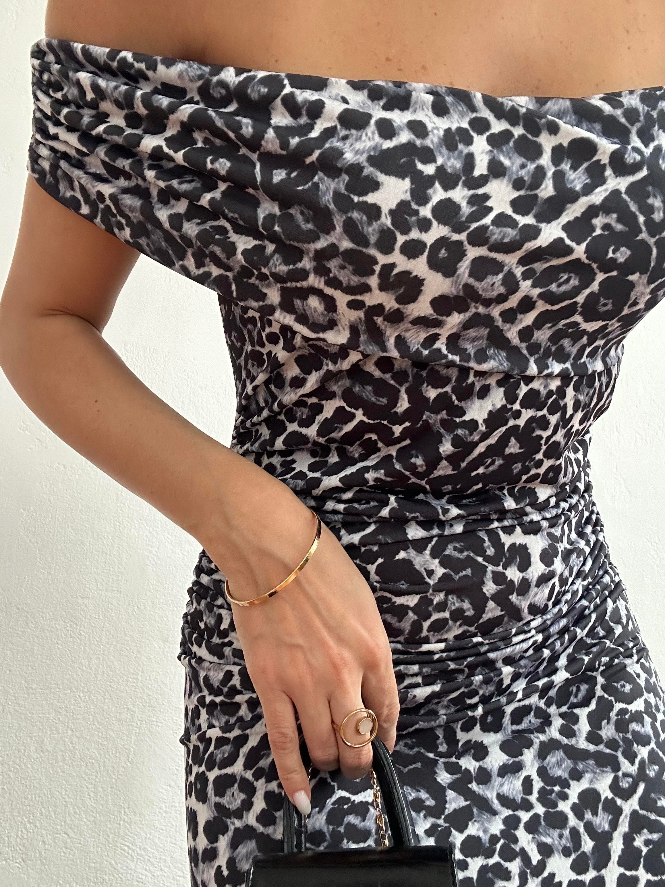 HENNA OMUZ DEKOLTELİ SANDY ELBİSE GRİ DESENLİ