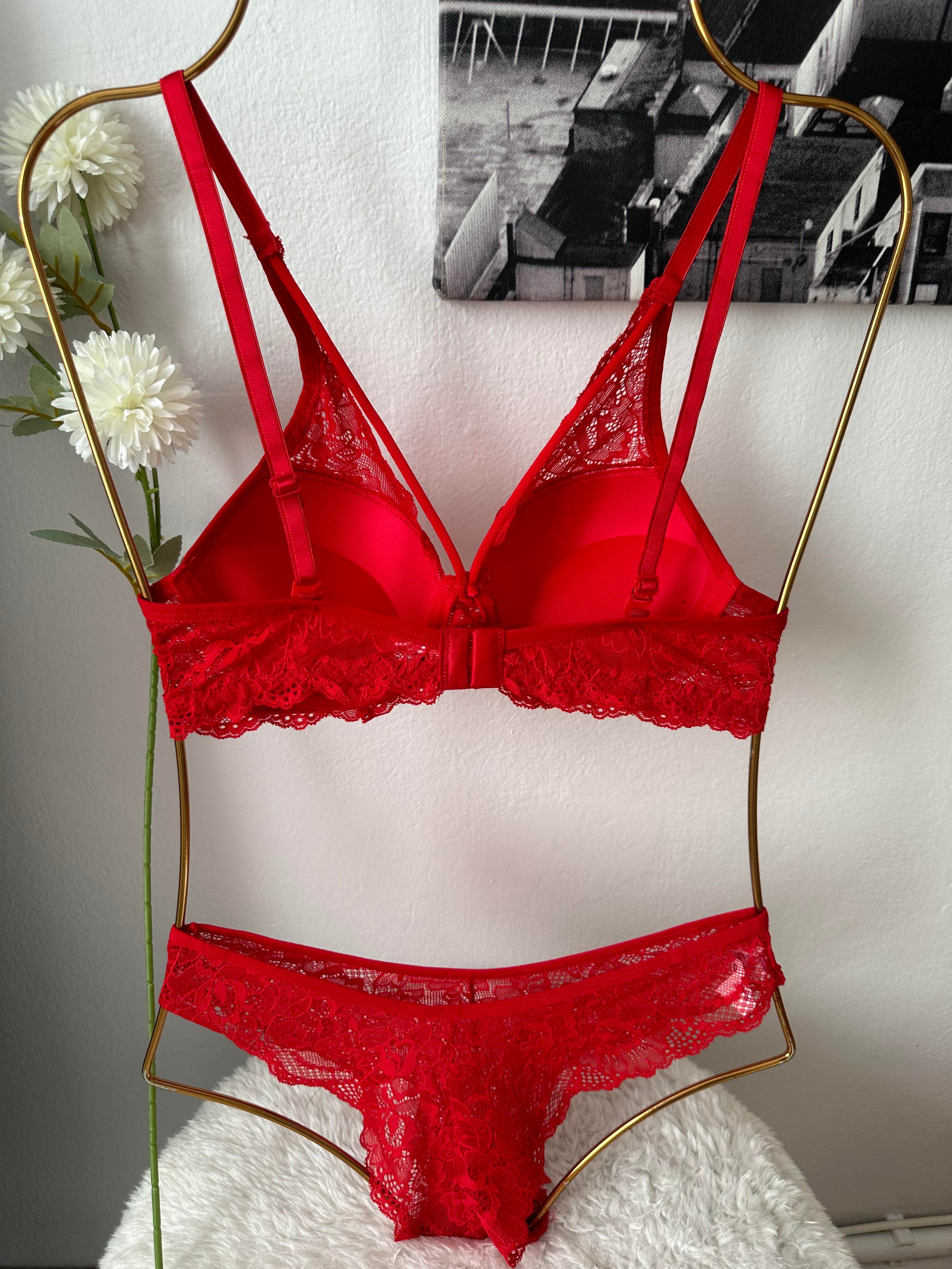 HERA TAŞLI DANTELLİ PUSH UP İÇ ÇAMAŞIRI TAKIMI KIRMIZI