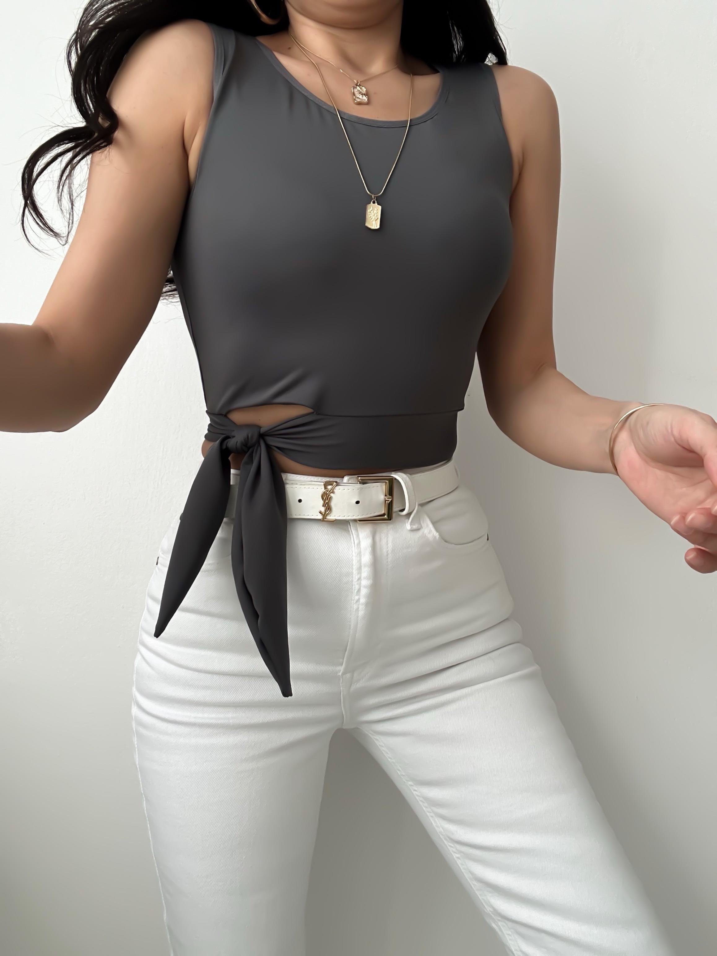 LİNA ÇIKARILABİLİR DOLGULU BEL DEKOLTELİ BLUZ