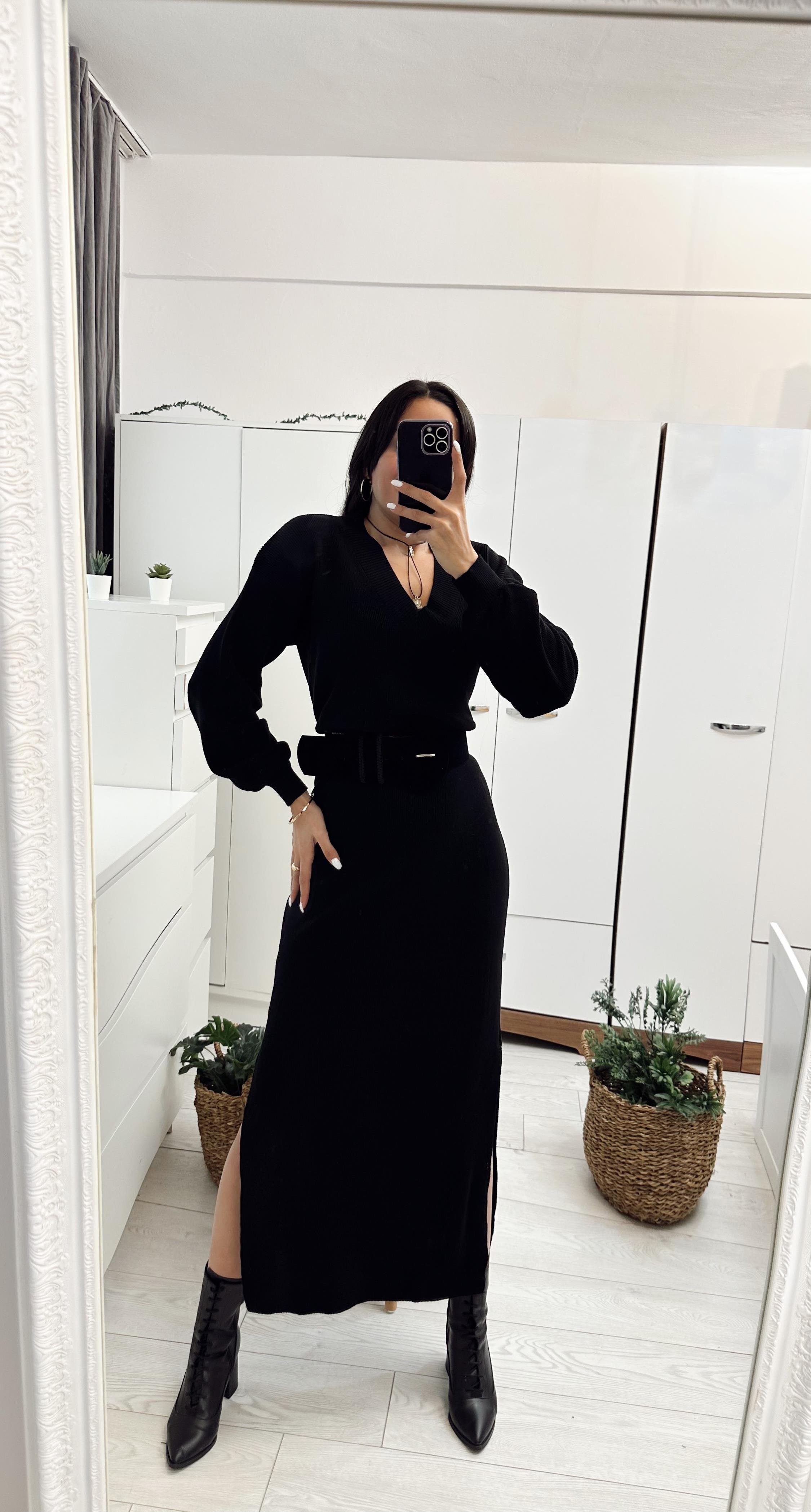 NOA V YAKA TRİKO ÇİFT YIRTMAÇLI ELBİSE