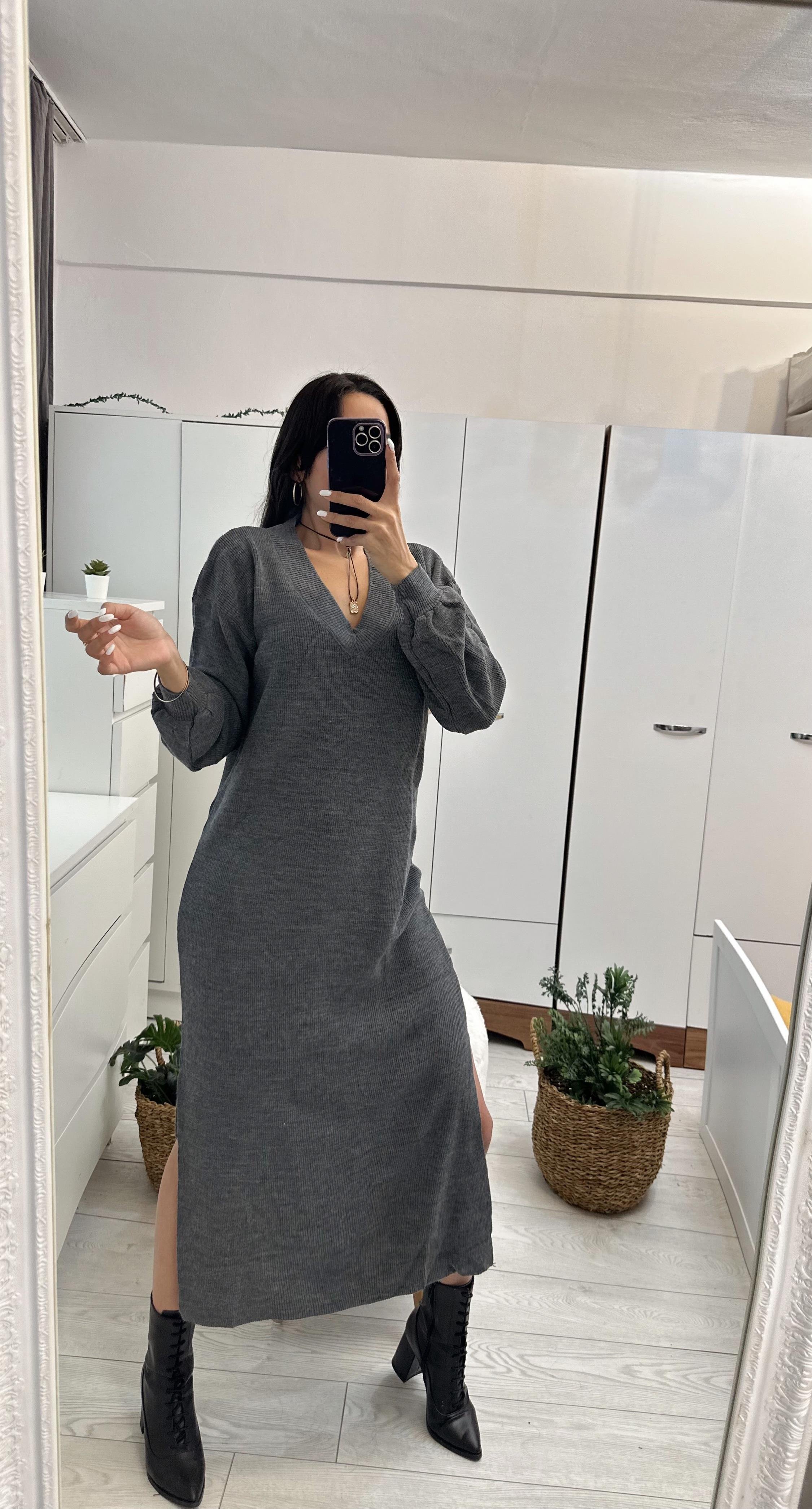NOA V YAKA TRİKO ÇİFT YIRTMAÇLI ELBİSE