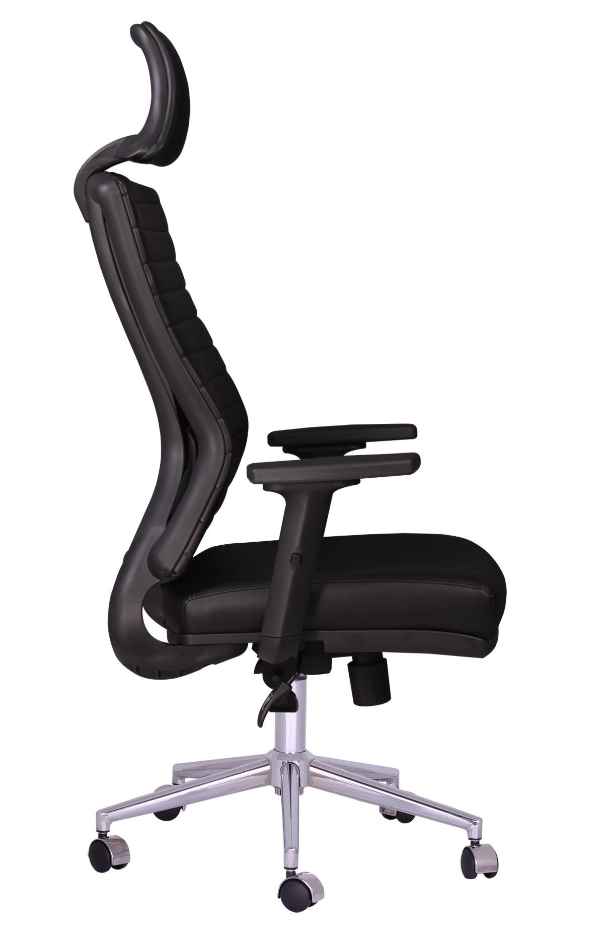 Eden Derili Müdür Koltuğu