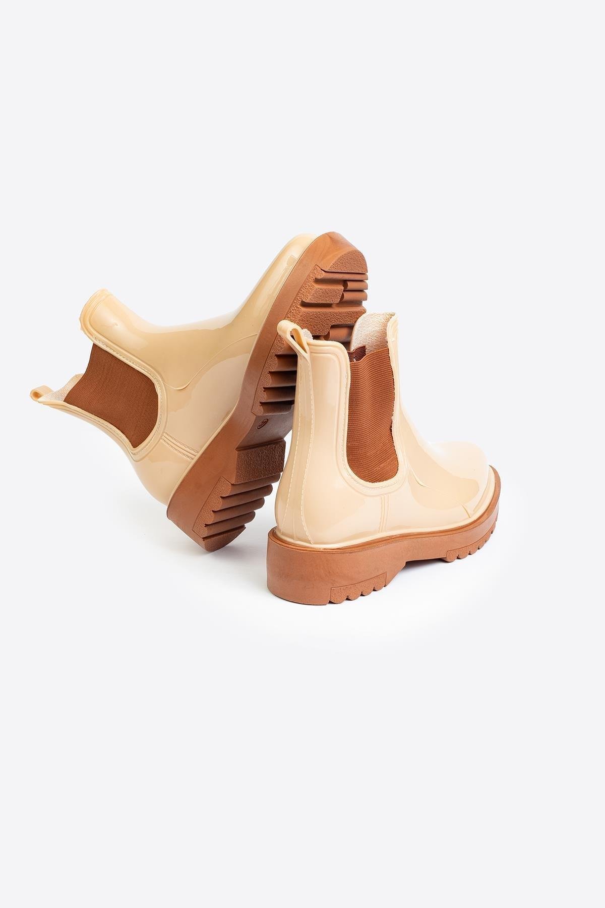 Kadın Parlak Chelsea Yağmur Botu –Kalın Taban Krem BotKadın Parlak Chelsea Yağmur Botu –Kalın Taban Krem Bot