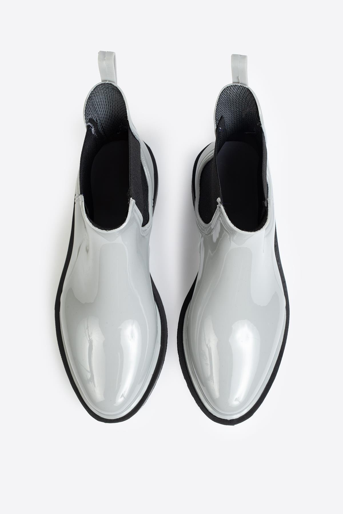 Kadın Parlak Chelsea Yağmur Botu –Kalın Taban Gri BotKadın Parlak Chelsea Yağmur Botu –Kalın Taban Gri Bot