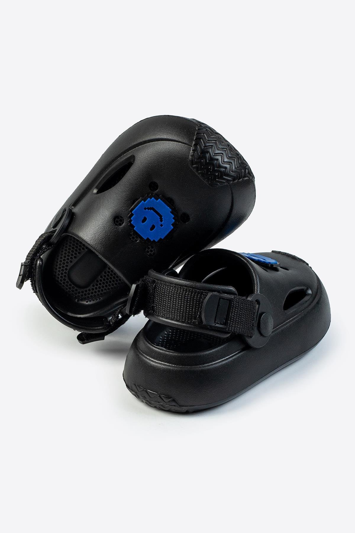 TXP01 Çocuk EVA Siyah Terlik -  Gülen Yüz Detaylı TXP01 Çocuk EVA Siyah Terlik -  Gülen Yüz Detaylı 