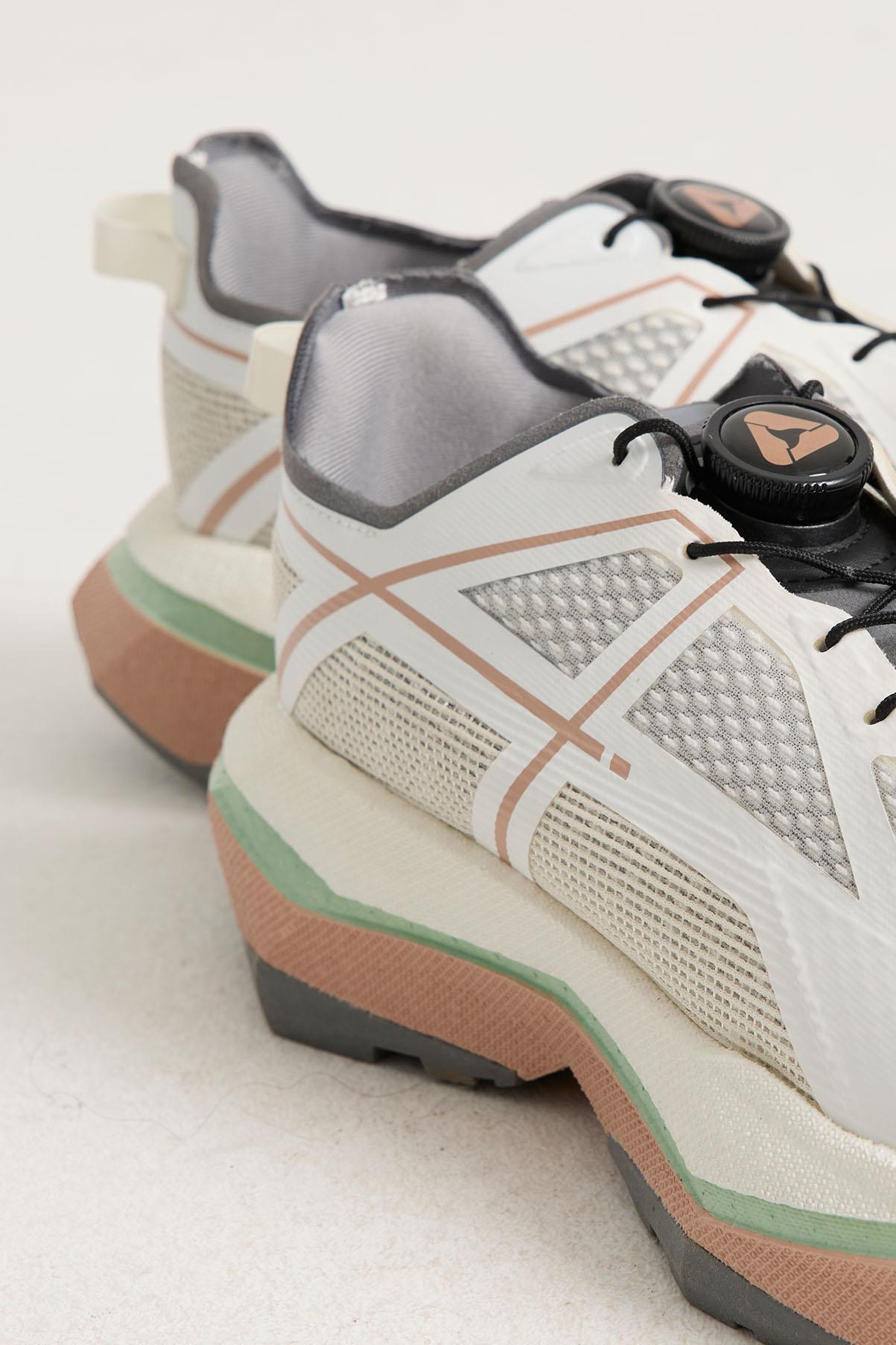 Hafif, Ortopedik Tabanlı, TPU Saya, Nefes Alabilir Beyaz Günlük Ayakkabı Hafif, Ortopedik Tabanlı, TPU Saya, Nefes Alabilir Beyaz Günlük Ayakkabı 