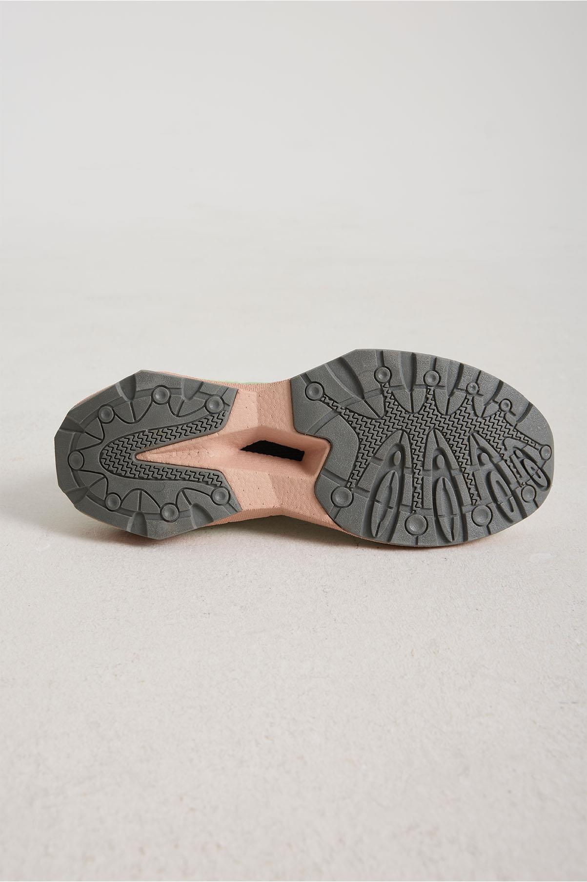 Hafif, Ortopedik Tabanlı, TPU Saya, Nefes Alabilir Beyaz Günlük Ayakkabı Hafif, Ortopedik Tabanlı, TPU Saya, Nefes Alabilir Beyaz Günlük Ayakkabı 