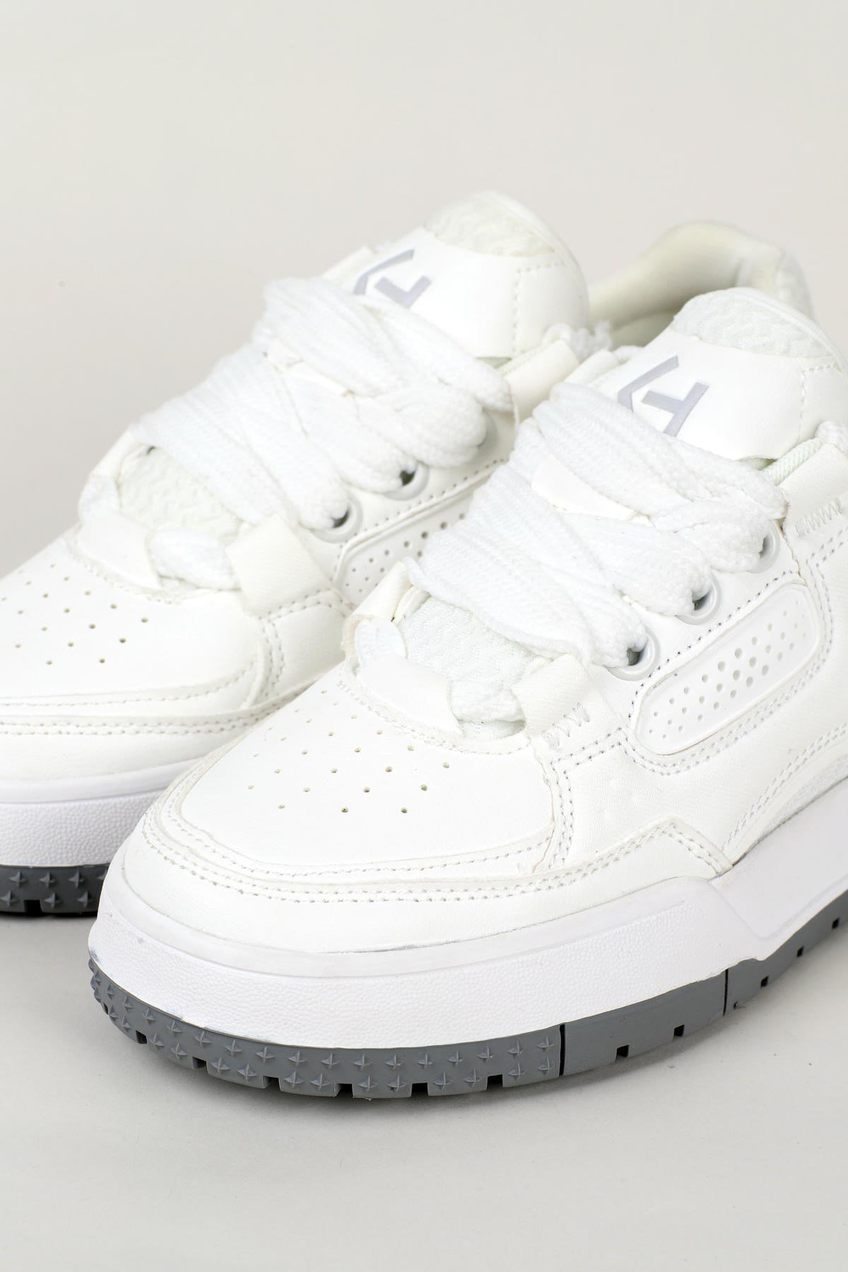 Letoon MOVE-EOPAIA Kalın Tabanlı Retro Tasarım Bağcıklı Günlük Sneaker Spor Ayakkabı BEYAZ