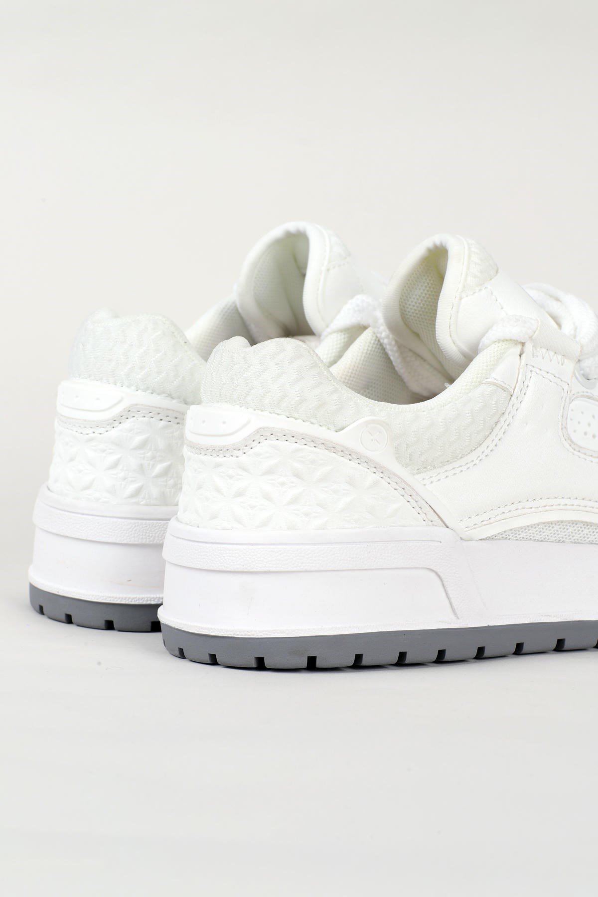 Letoon MOVE-EOPAIA Kalın Tabanlı Retro Tasarım Bağcıklı Günlük Sneaker Spor Ayakkabı BEYAZ