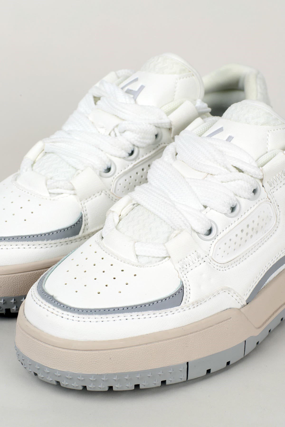 Letoon MOVE-EOPAIA Kalın Tabanlı Retro Tasarım Bağcıklı Günlük Sneaker Spor Ayakkabı BEYAZ GRİ