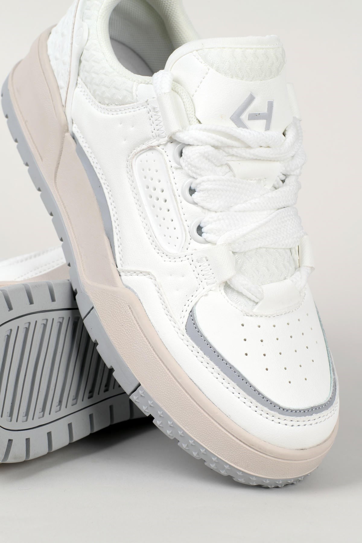 Letoon MOVE-EOPAIA Kalın Tabanlı Retro Tasarım Bağcıklı Günlük Sneaker Spor Ayakkabı BEYAZ GRİ