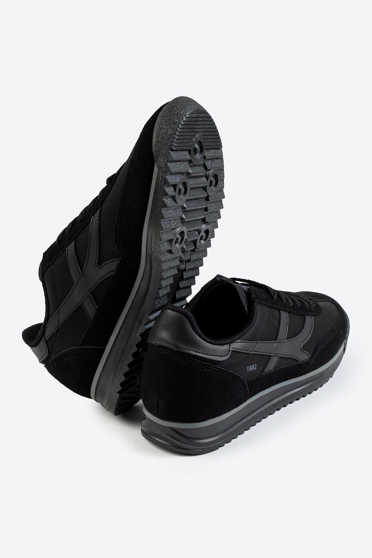 Letoon Retro Şerit Detaylı Siyah SneakerLetoon Retro Şerit Detaylı Siyah Sneaker