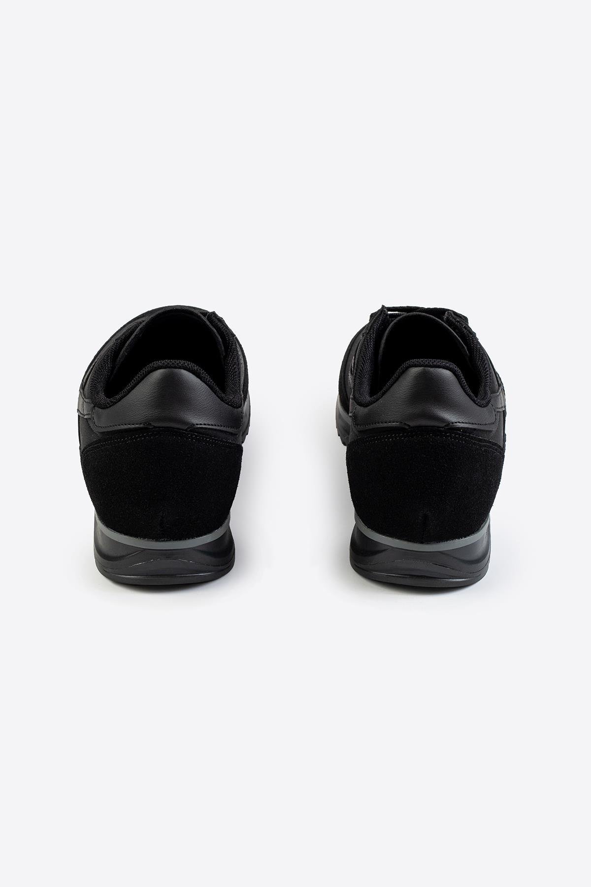 Letoon Retro Şerit Detaylı Siyah SneakerLetoon Retro Şerit Detaylı Siyah Sneaker