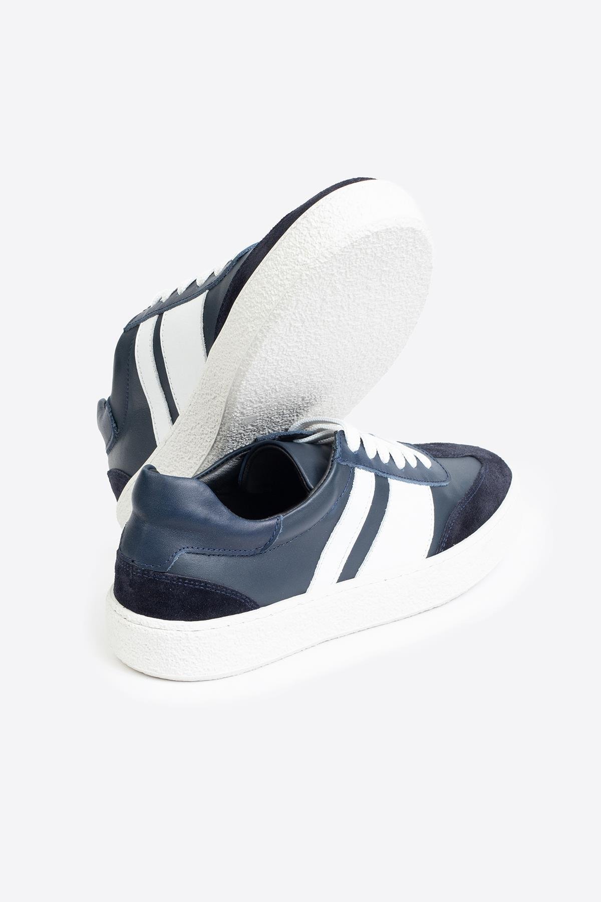 Şerit Detaylı Klasik Deri Lacivert Spor AyakkabıŞerit Detaylı Klasik Deri Lacivert Spor Ayakkabı