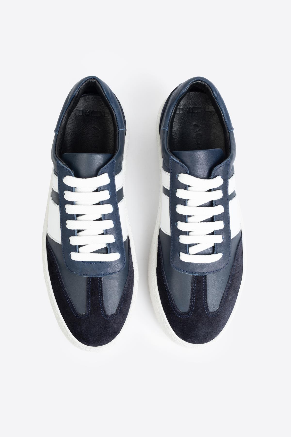 Şerit Detaylı Klasik Deri Lacivert Spor AyakkabıŞerit Detaylı Klasik Deri Lacivert Spor Ayakkabı