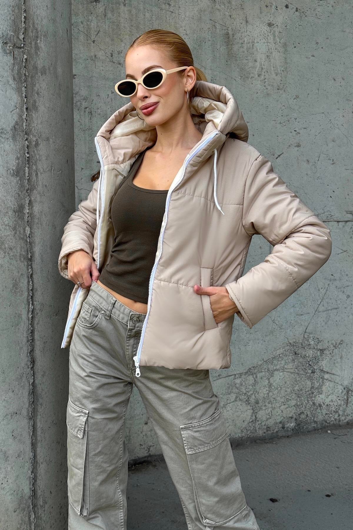 معطف بيج مقاوم للماء بقلنسوة قابل للنفخ بغطاء رأس بيج