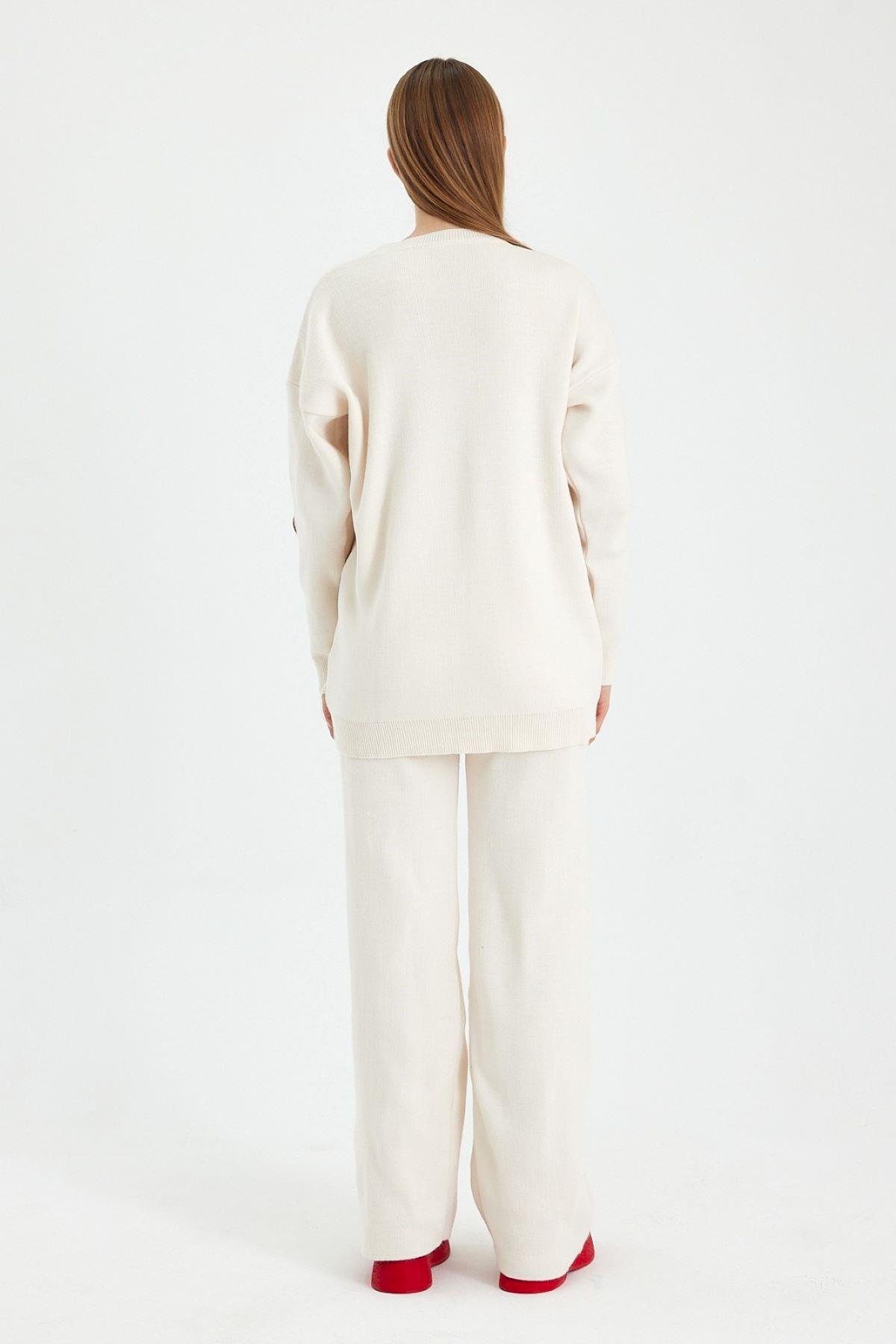 Beyaz Bisiklet Yaka Kalpli Kazak Pantolon Triko Alt Üst Takım