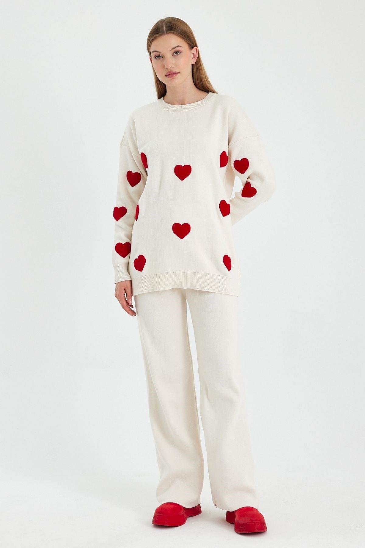 Beyaz Bisiklet Yaka Kalpli Kazak Pantolon Triko Alt Üst Takım