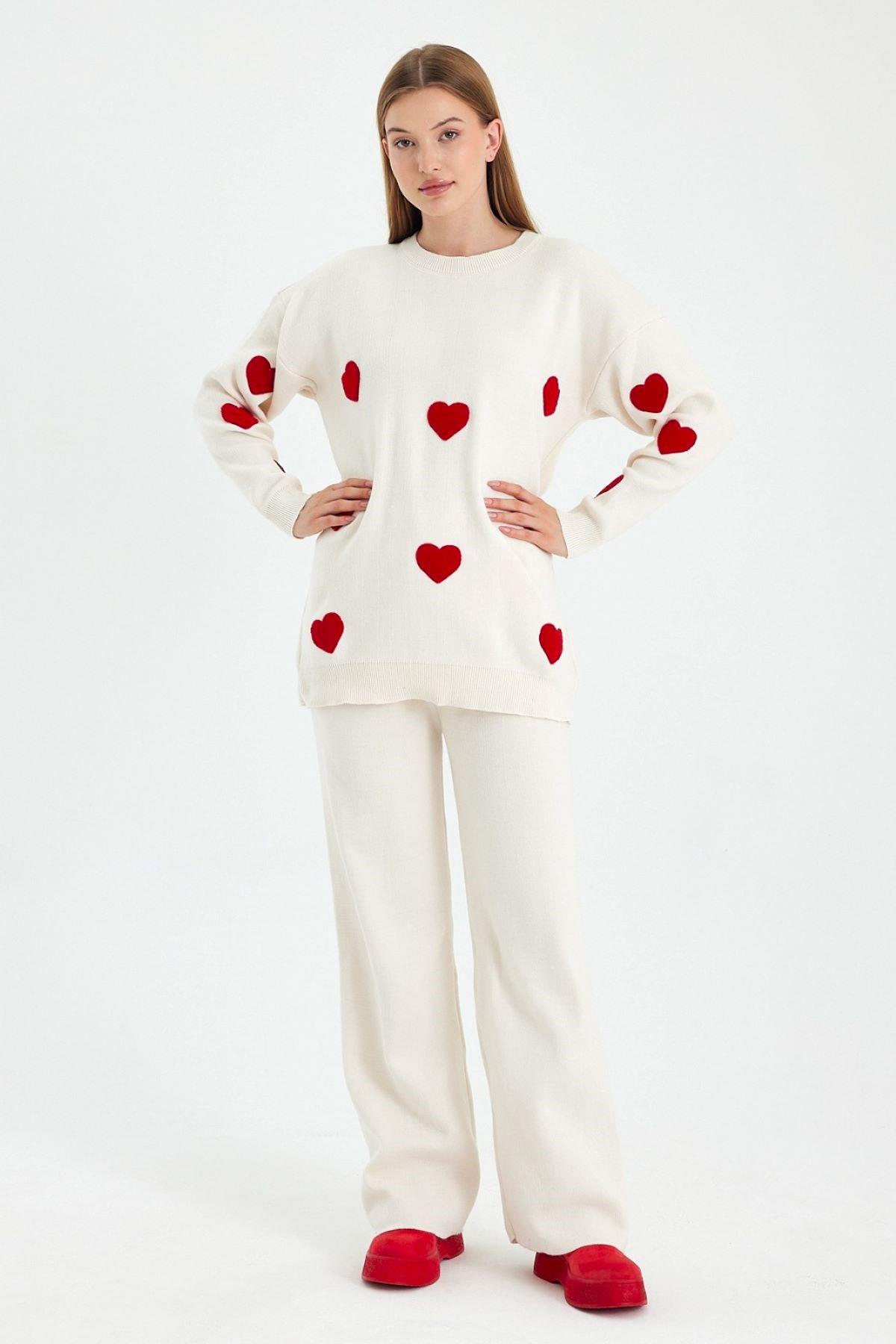 Beyaz Bisiklet Yaka Kalpli Kazak Pantolon Triko Alt Üst Takım