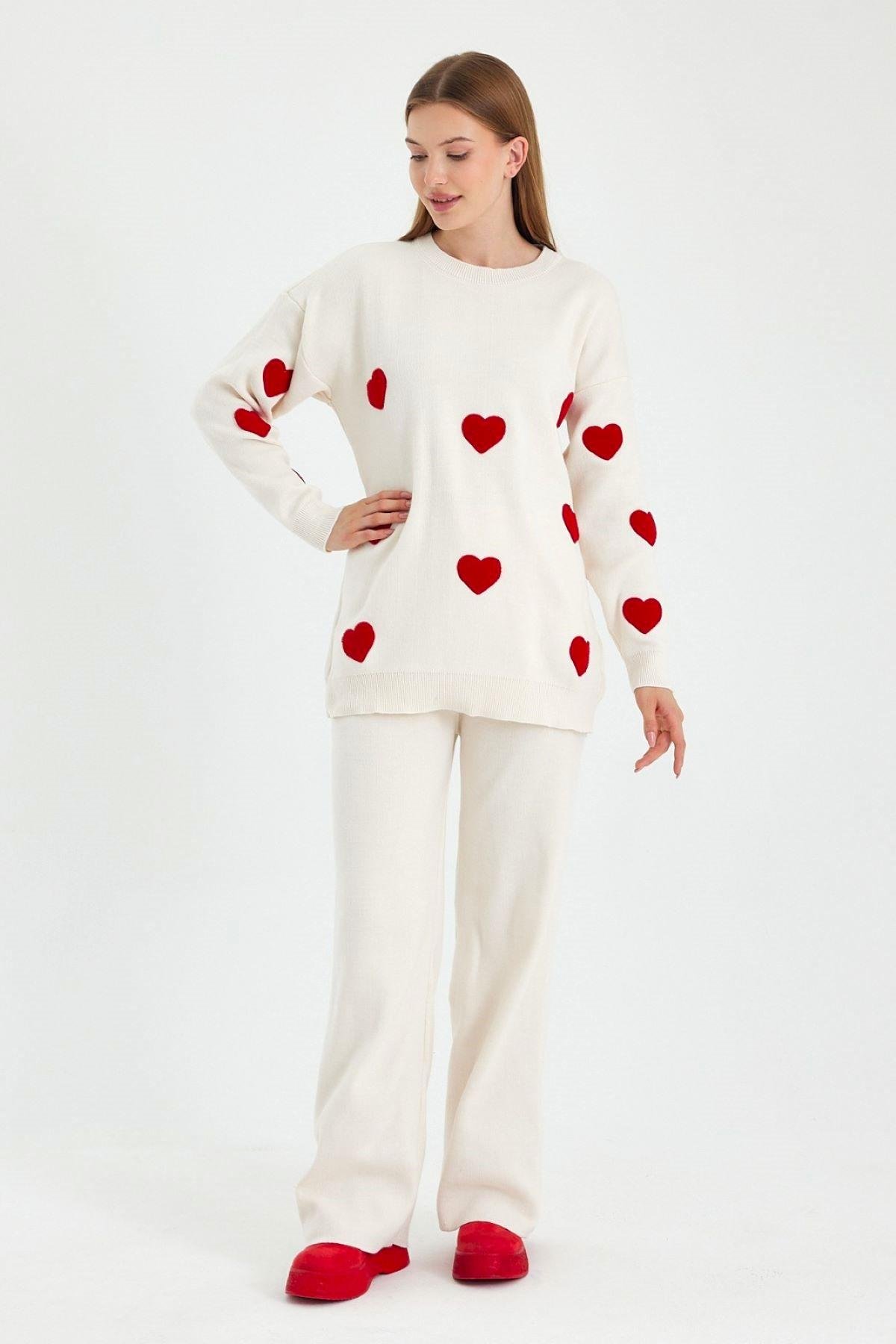 Beyaz Bisiklet Yaka Kalpli Kazak Pantolon Triko Alt Üst Takım