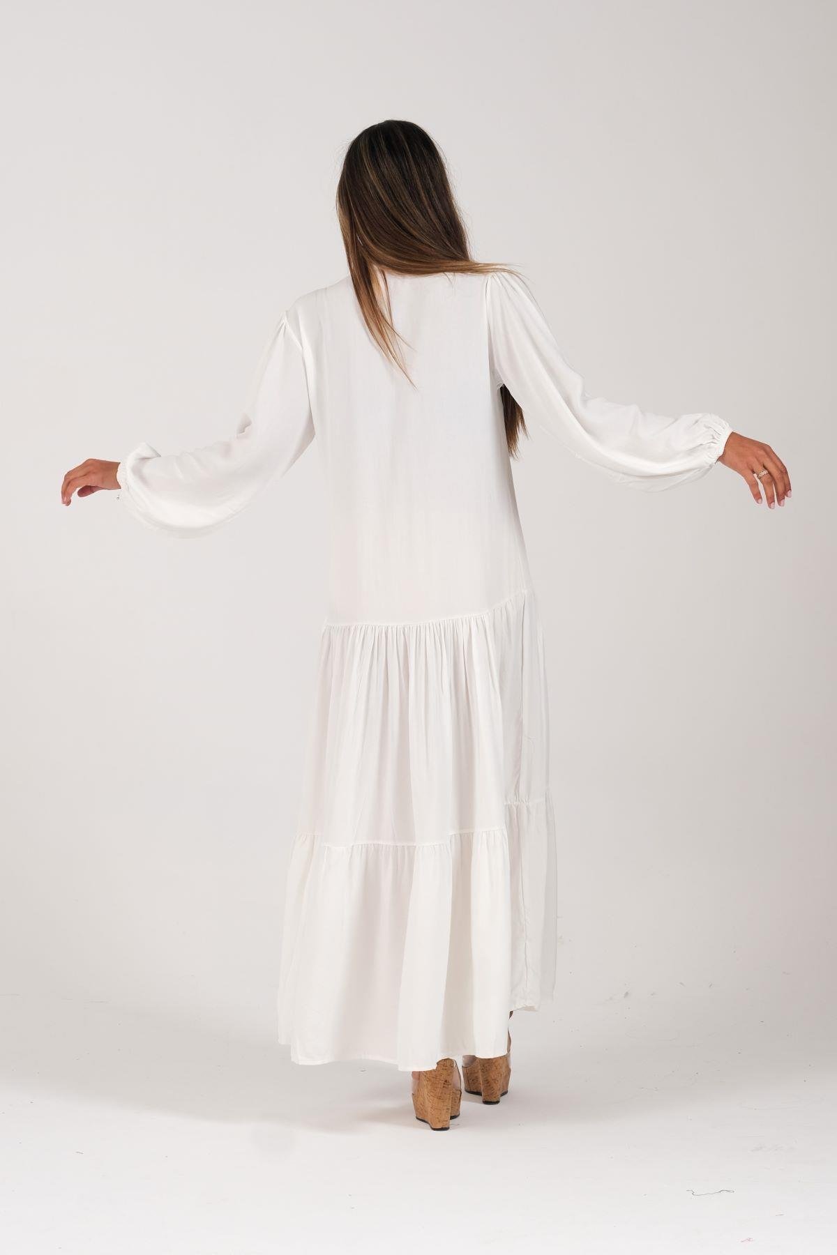 Beyaz Önü Nakışlı Balon Kol Eteği Kat Kat Uzun Elbise