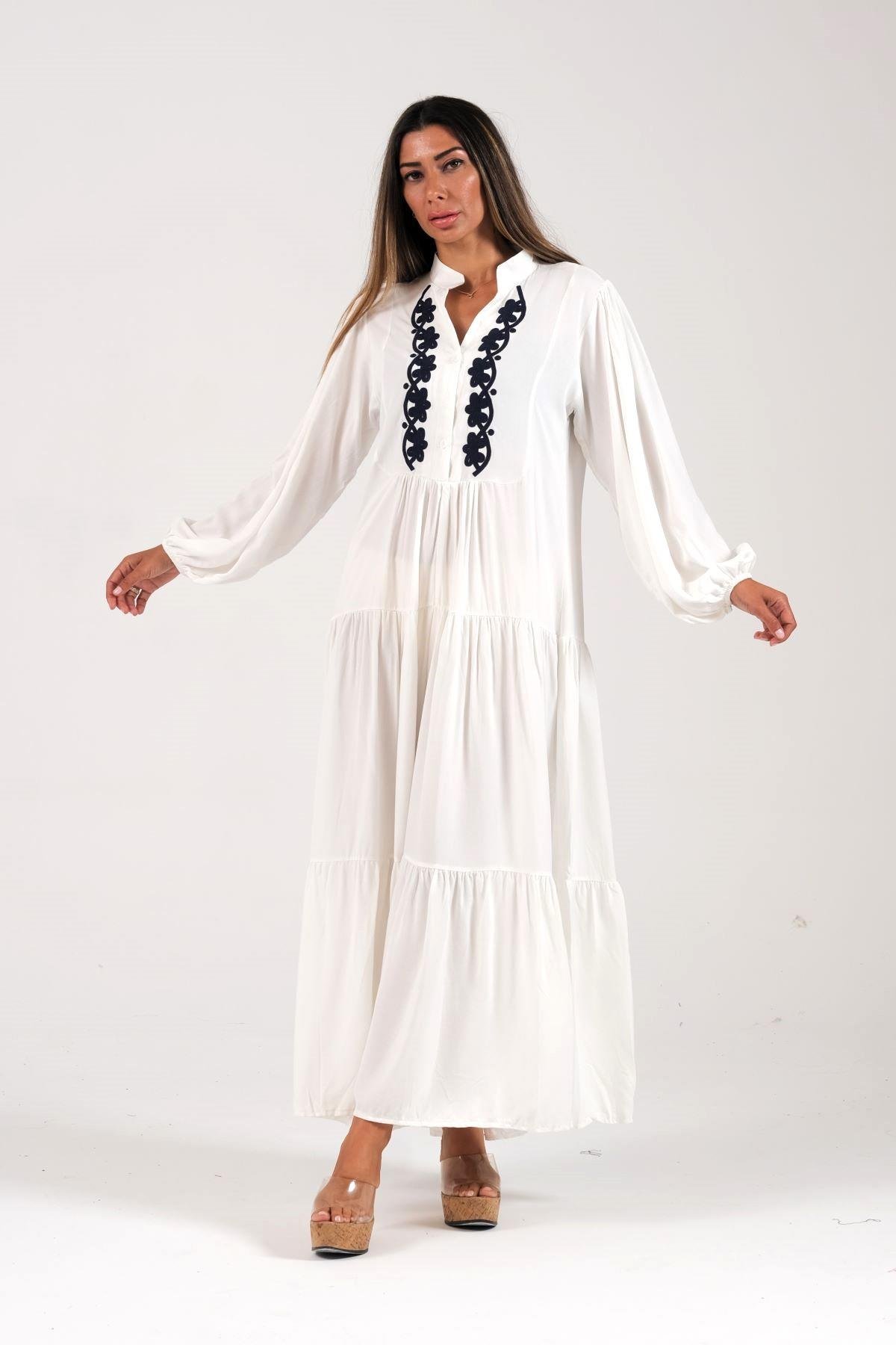 Beyaz Önü Nakışlı Balon Kol Eteği Kat Kat Uzun Elbise