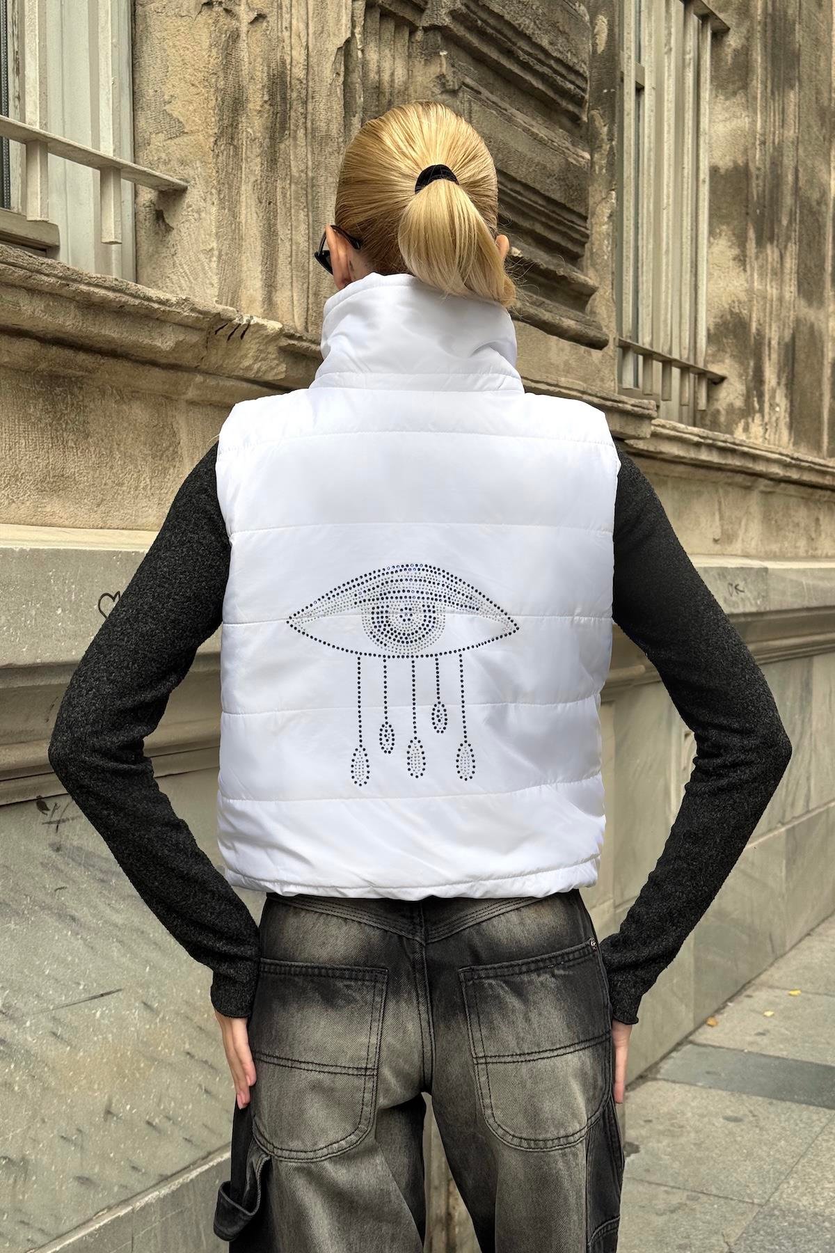 Beyaz Sırtı Taş İşlemeli Dik Yaka Kısa Şişme Yelek