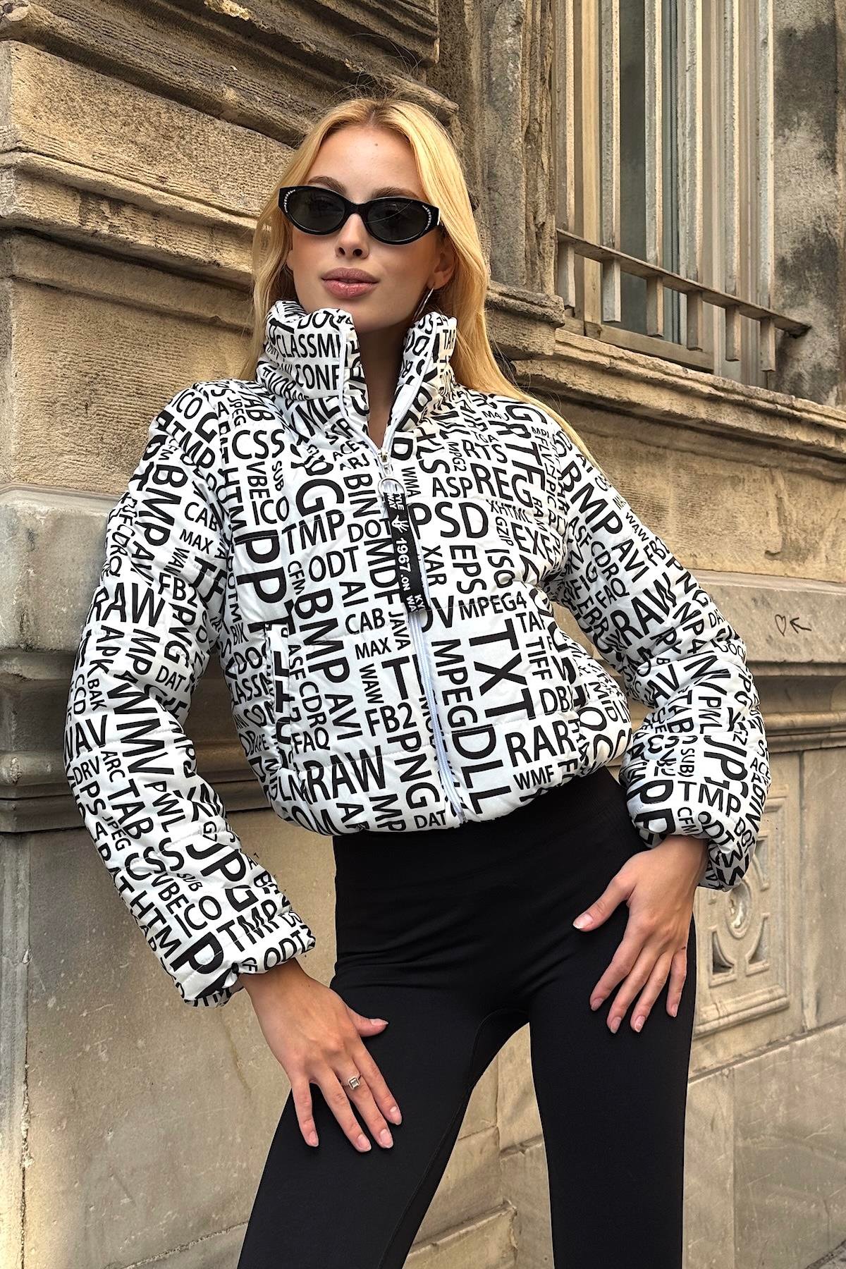 معطف أبيض أسود مطبوع بياقة قصيرة بياقة قصيرة مطبوعة على شكل ستاند