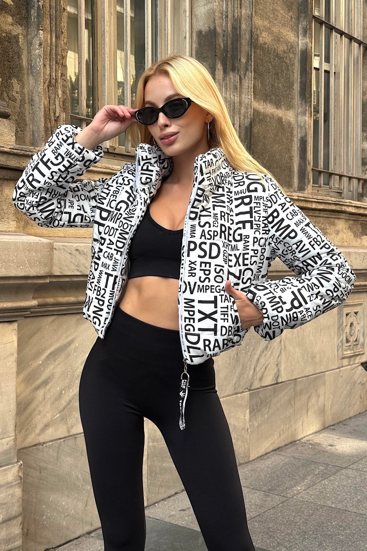 معطف أبيض أسود مطبوع بياقة قصيرة بياقة قصيرة مطبوعة على شكل ستاند