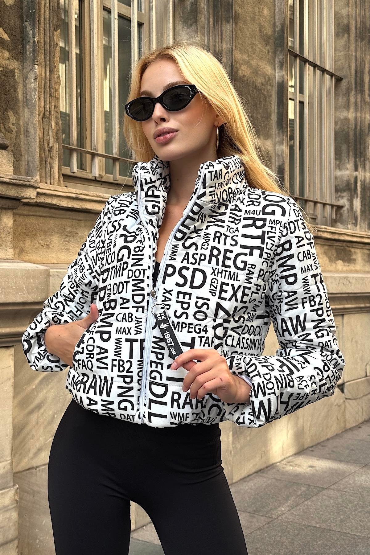 معطف أبيض أسود مطبوع بياقة قصيرة بياقة قصيرة مطبوعة على شكل ستاند