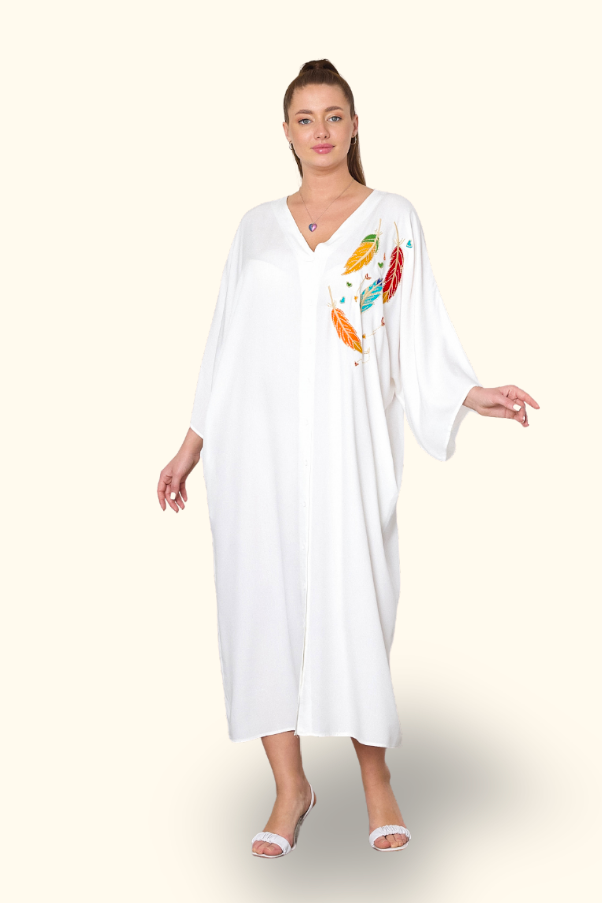 Beyaz V Yaka Göğsü Nota Nakışlı Cepli Oversize Uzun Gömlek Elbise