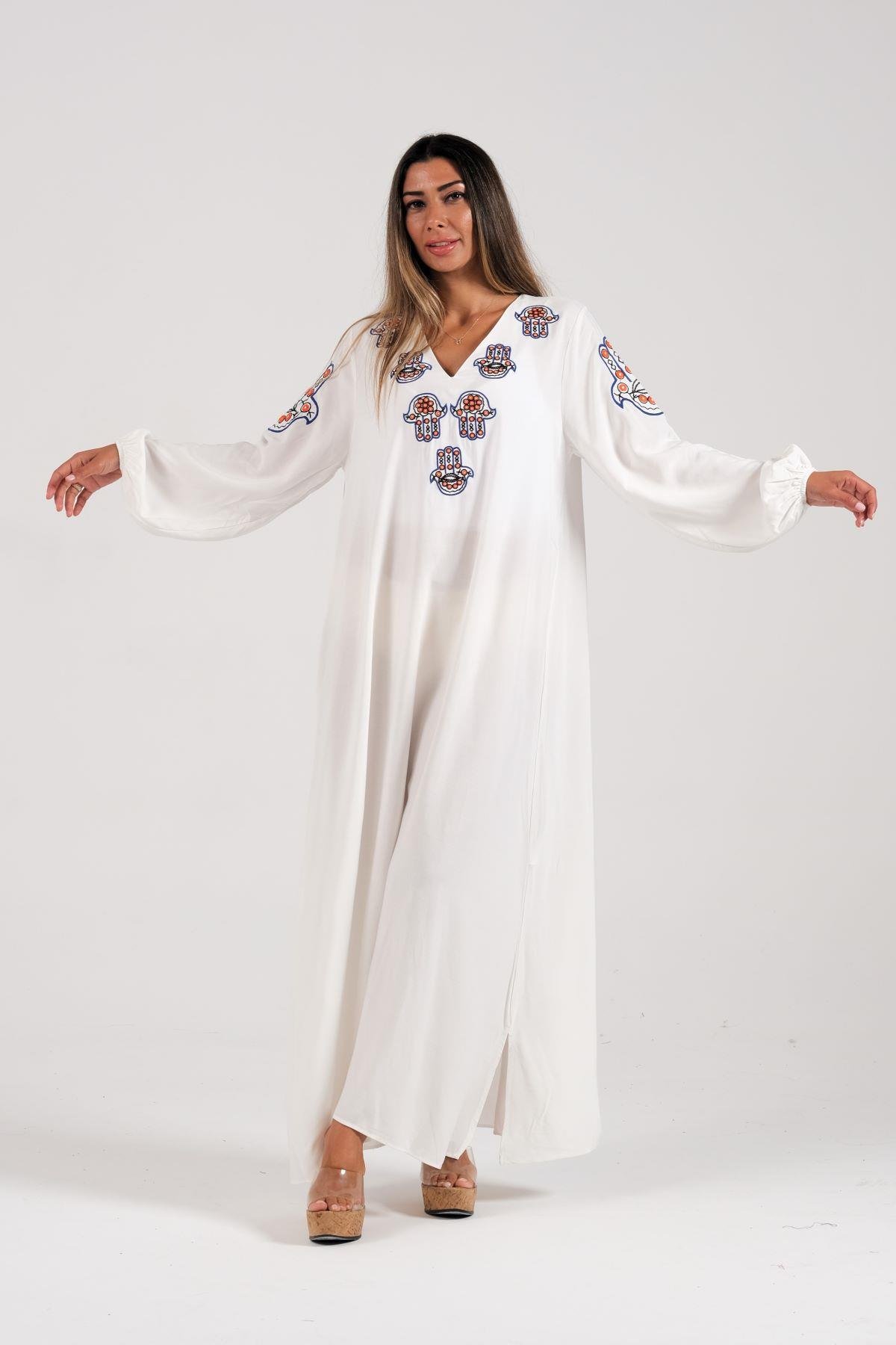 Beyaz V Yaka Kolları ve Yakası Fatima Eli Nakışlı Uzun Elbise