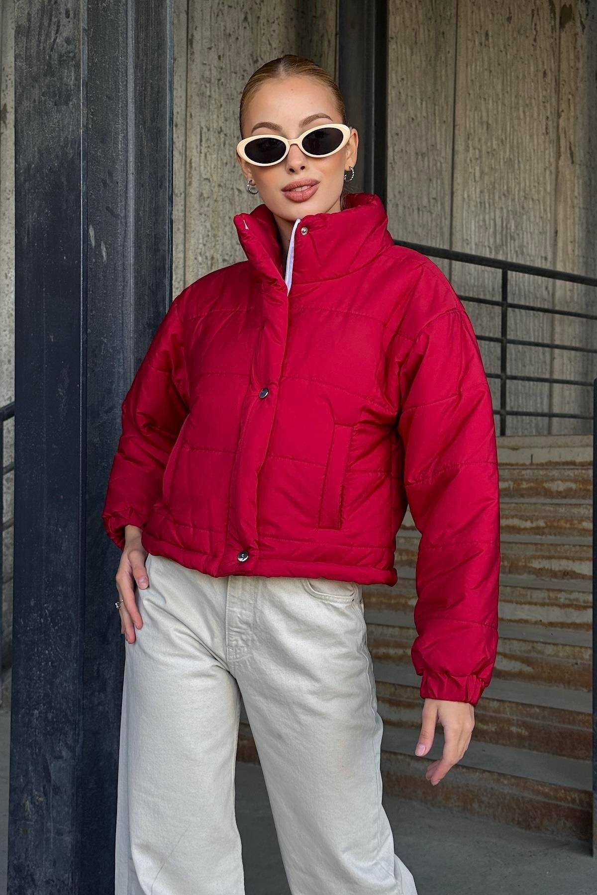 معطف قصير قابل للنفخ بياقة قصيرة بياقة الوقوف باللون العنابي مع سحاب بقفل كبسولة