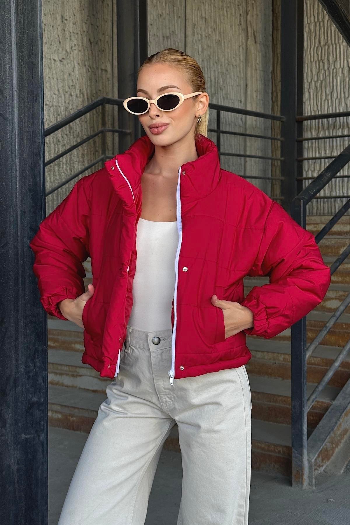 معطف قصير قابل للنفخ بياقة قصيرة بياقة الوقوف باللون العنابي مع سحاب بقفل كبسولة