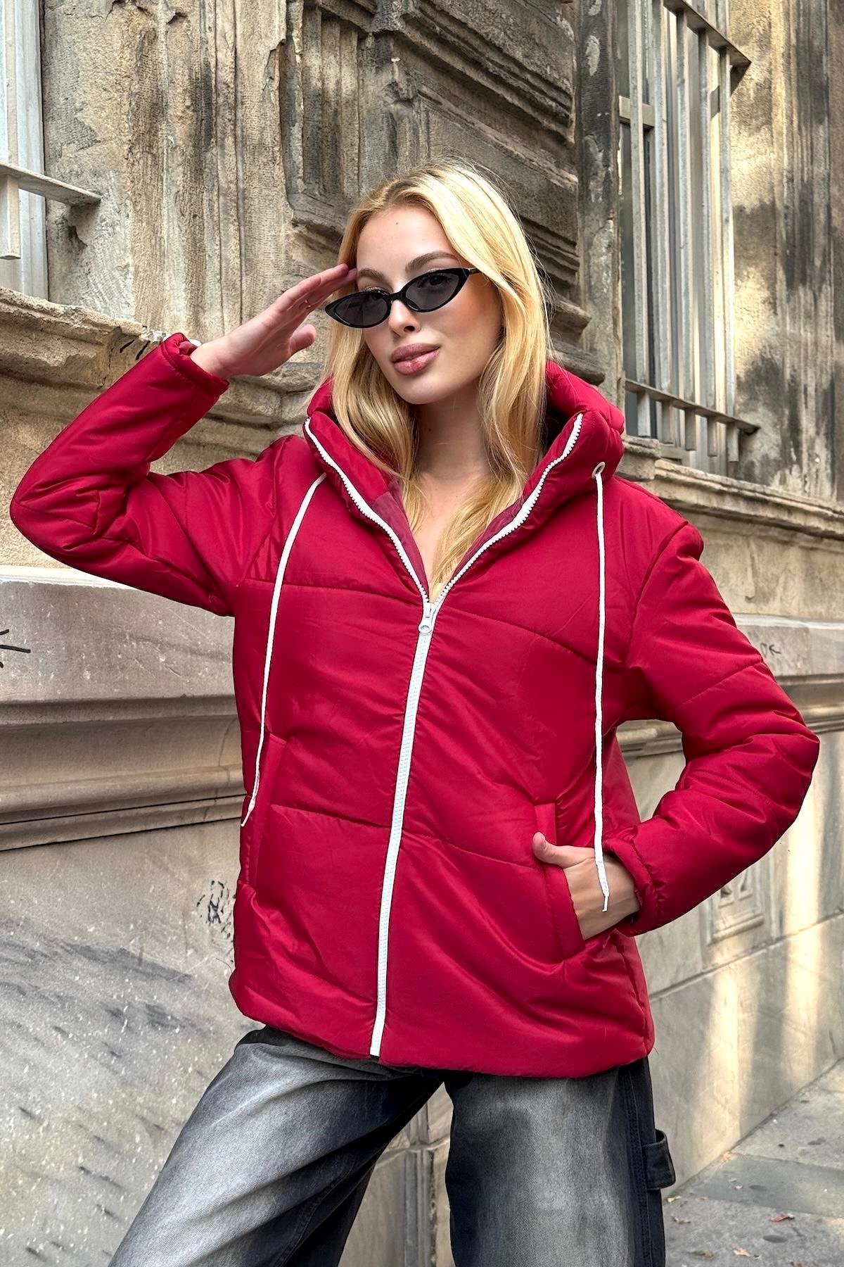 معطف قابل للنفخ بقلنسوة مقاوم للماء برتقالي خمري اللون