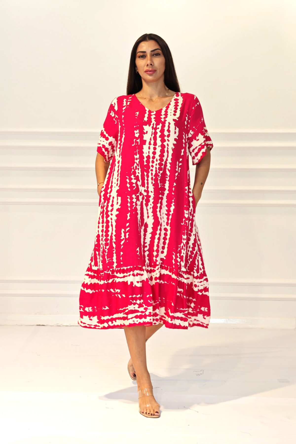 Fuşya Desenli V Yaka Cepli Etekleri Fırıfırlı Midi Elbise