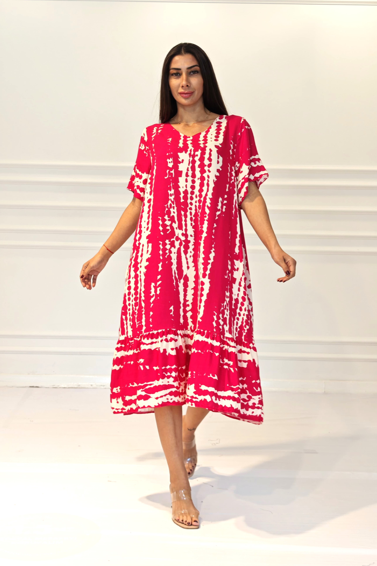 Fuşya Desenli V Yaka Cepli Etekleri Fırıfırlı Midi Elbise