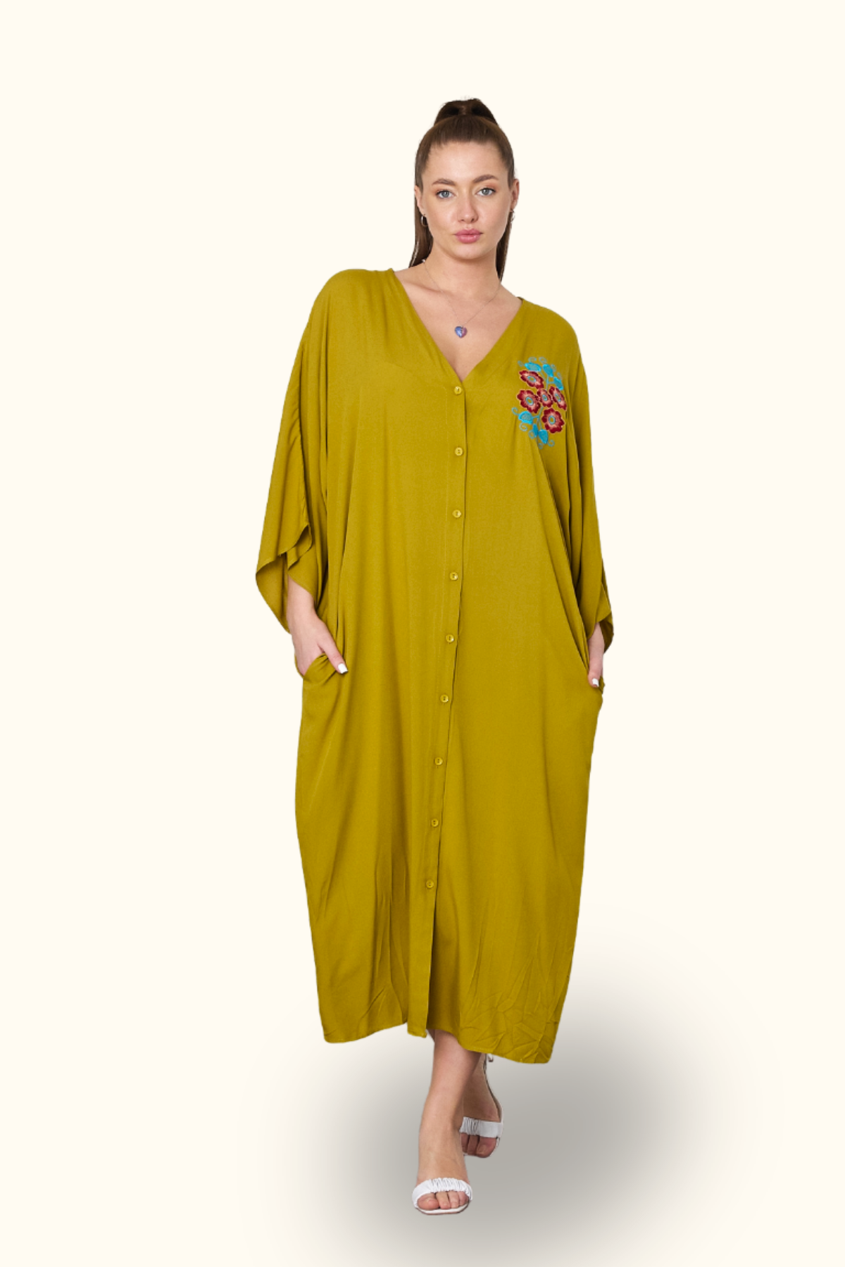 Hardal Rengi V Yaka Sırtı ve Göğsü Çiçek Nakışlı Cepli Oversize Uzun Gömlek Elbise